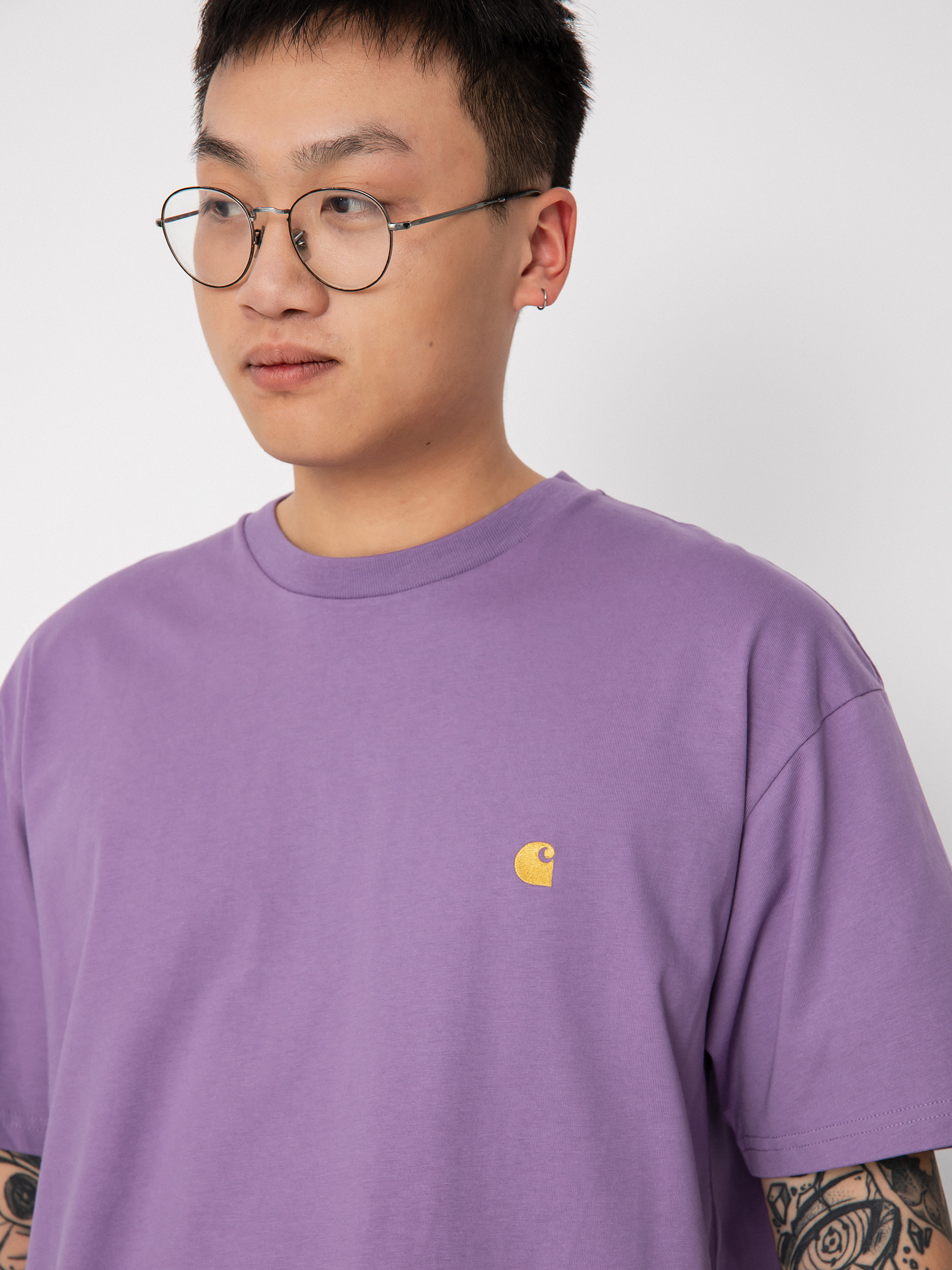 Carhartt WIP Chase póló (violanda/gold)