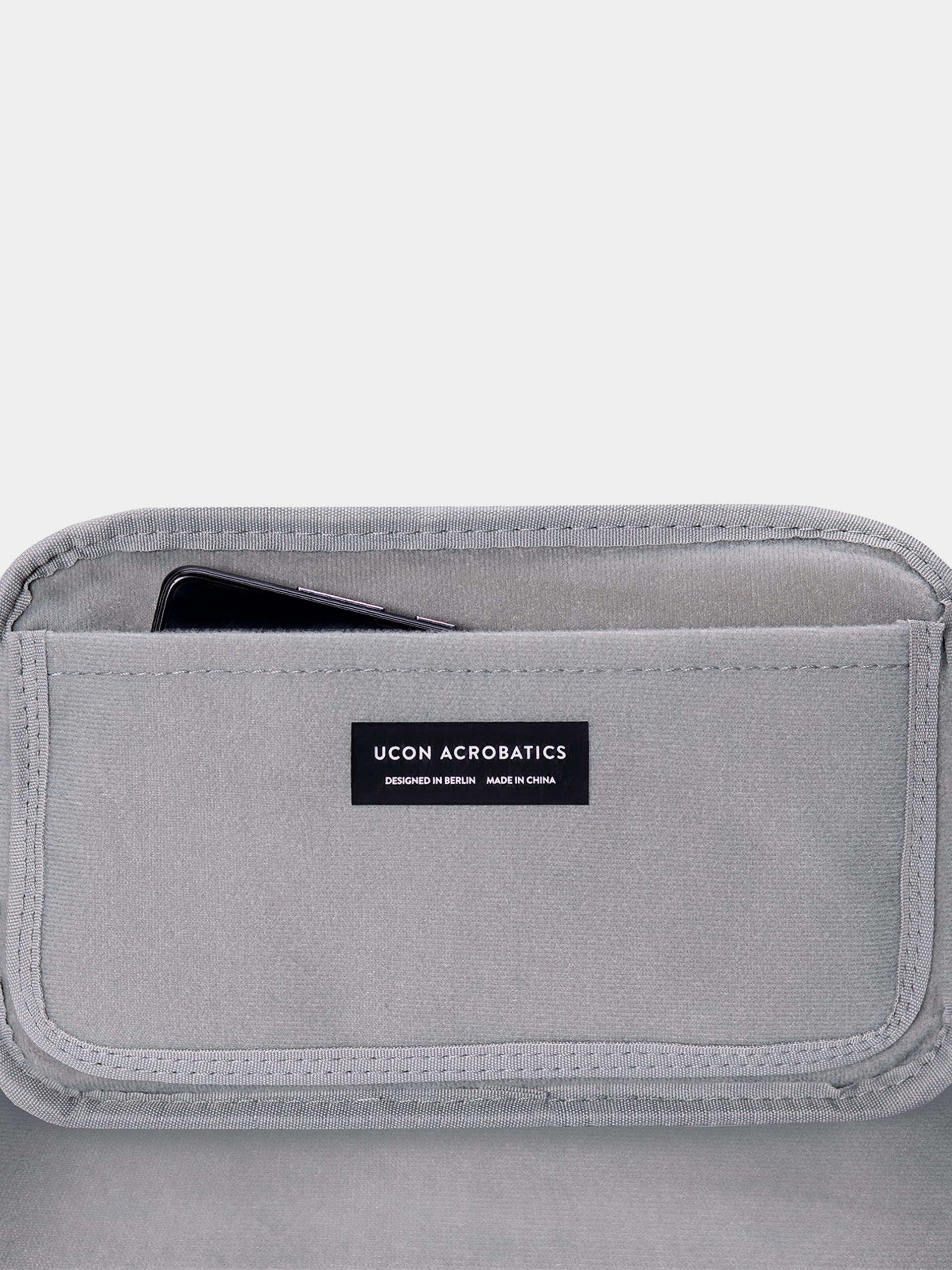 Ucon Acrobatics Ando Lotus Kézitáska (black)