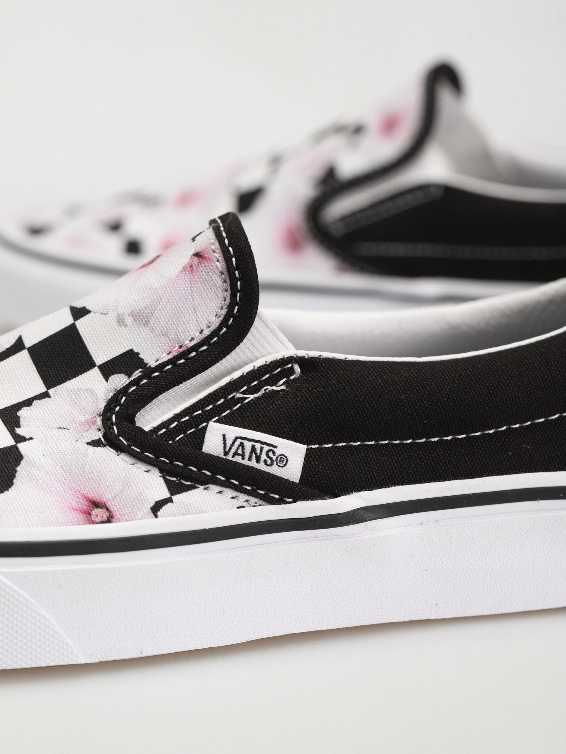 Vans Classic Slip On Cipők Wmn (hibiscus checkerboard black)