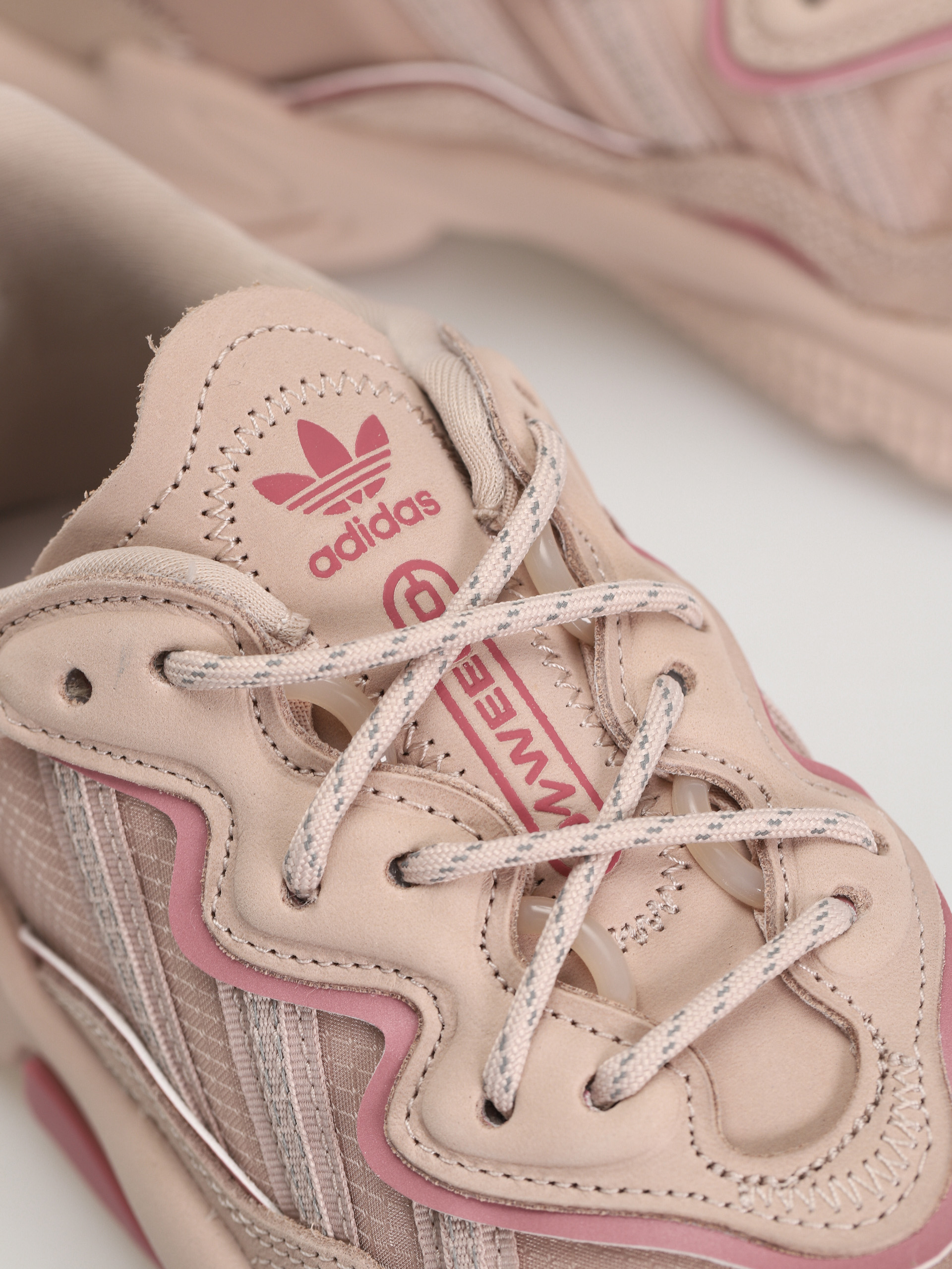 adidas Originals Ozweego Cipők Wmn (wontau/pnkstr/wontau)