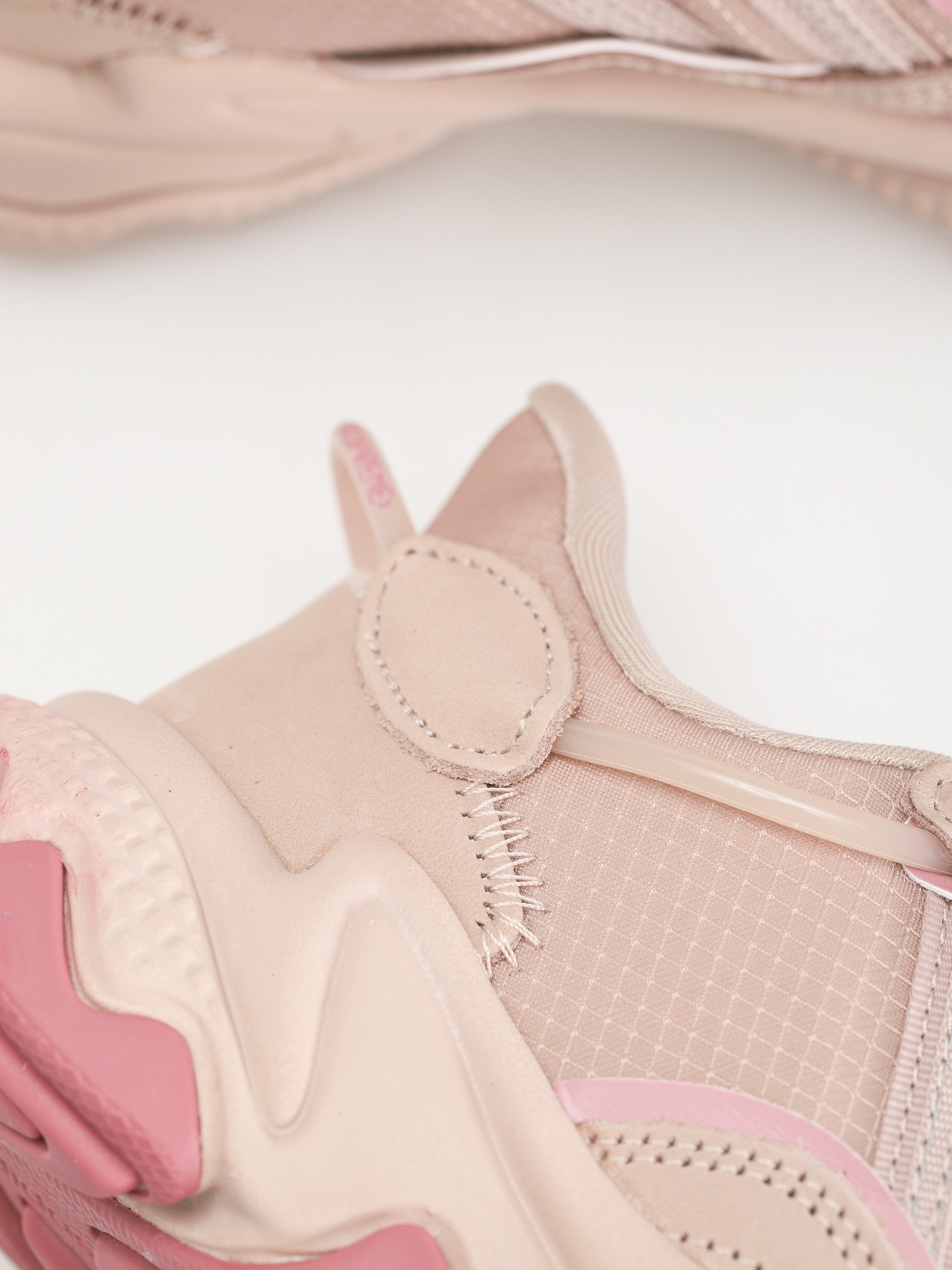 adidas Originals Ozweego Cipők Wmn (wontau/pnkstr/wontau)