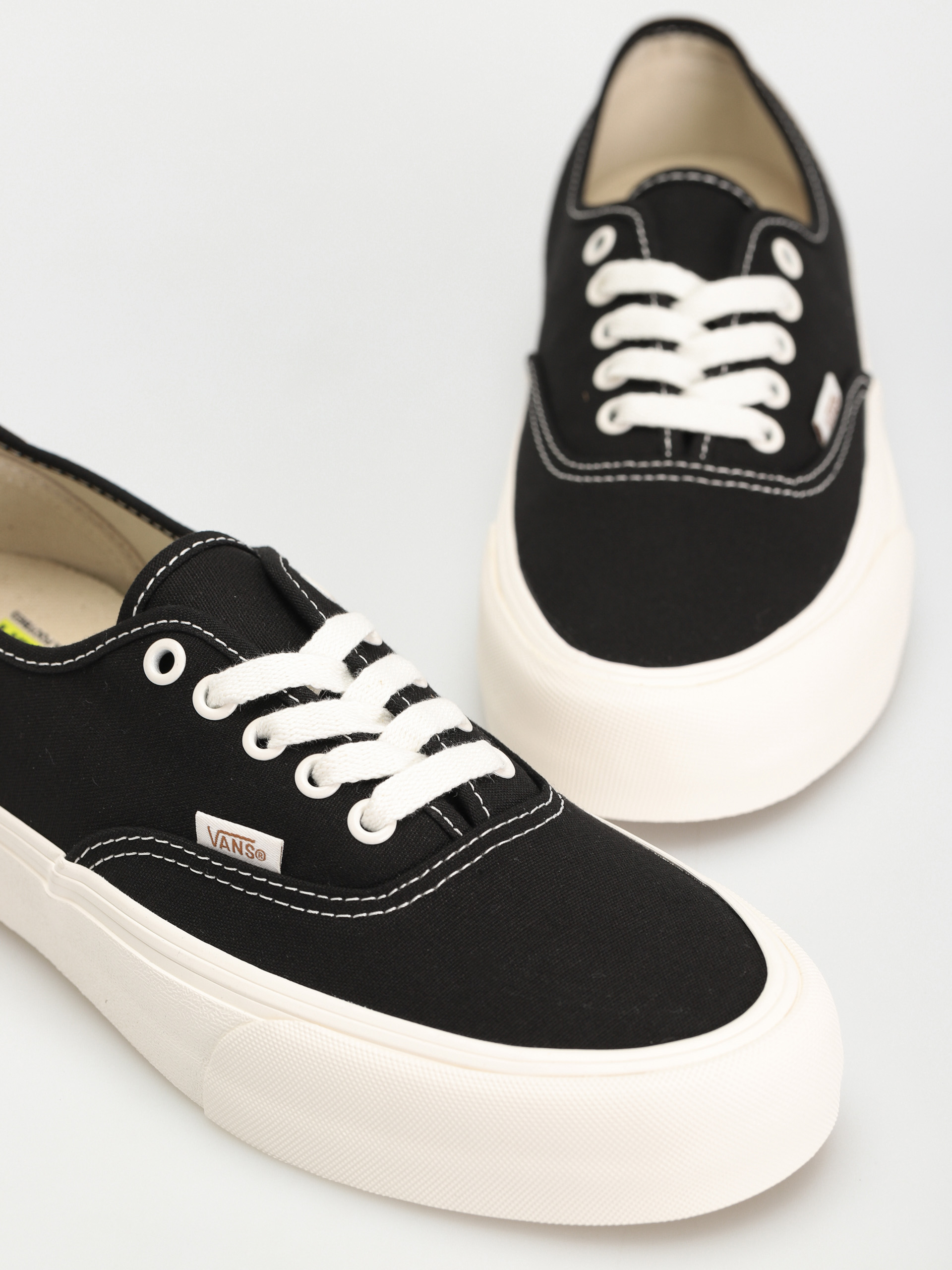 Vans Authentic VR3 Cipők (black/marshmallow)