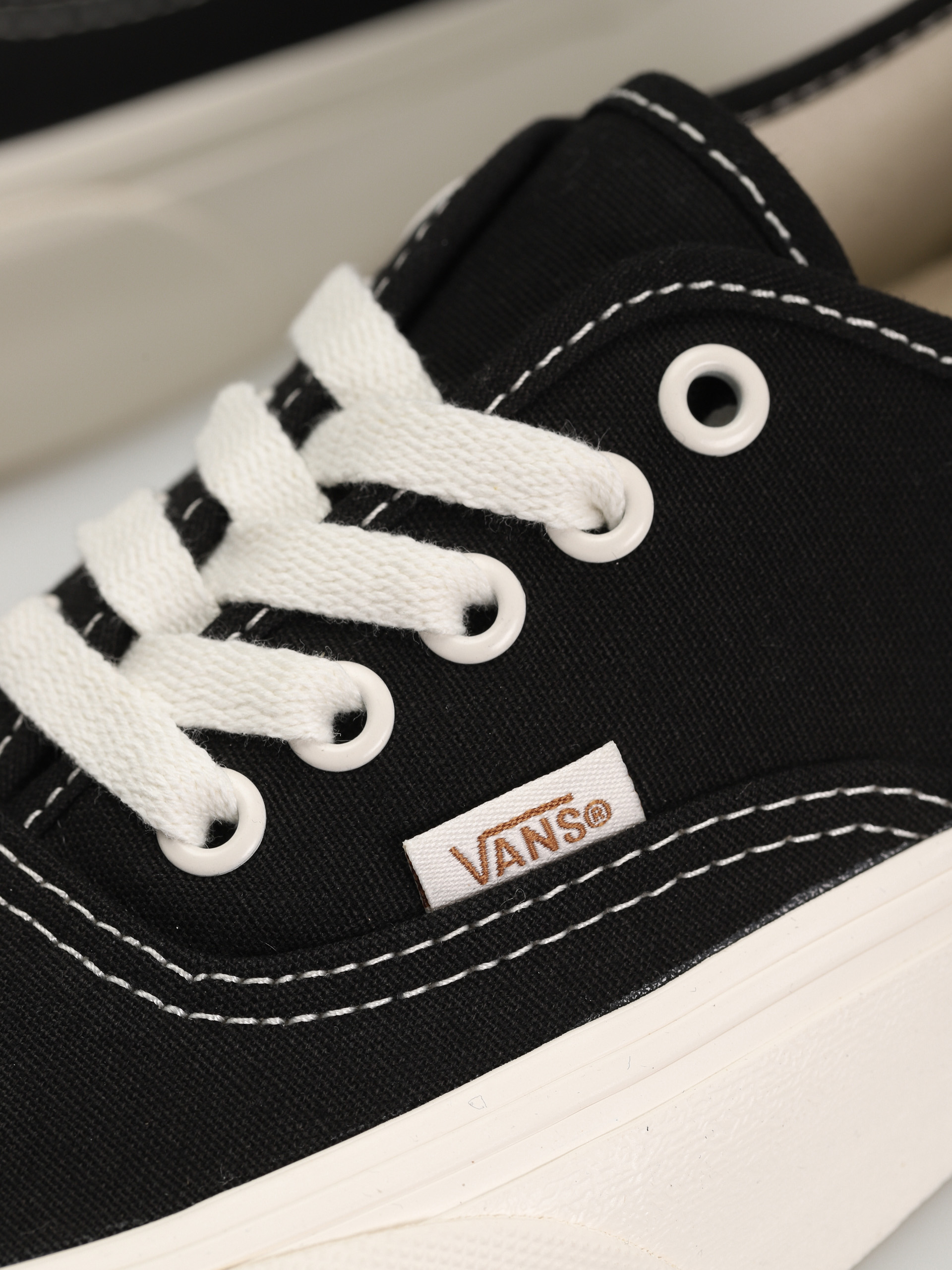 Vans Authentic VR3 Cipők (black/marshmallow)
