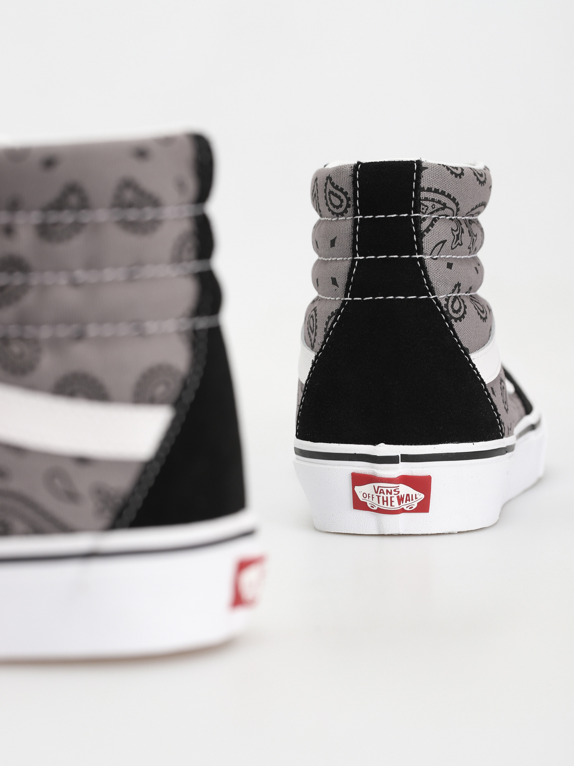 Vans Sk8 Hi Cipők (paisley gray/true white)