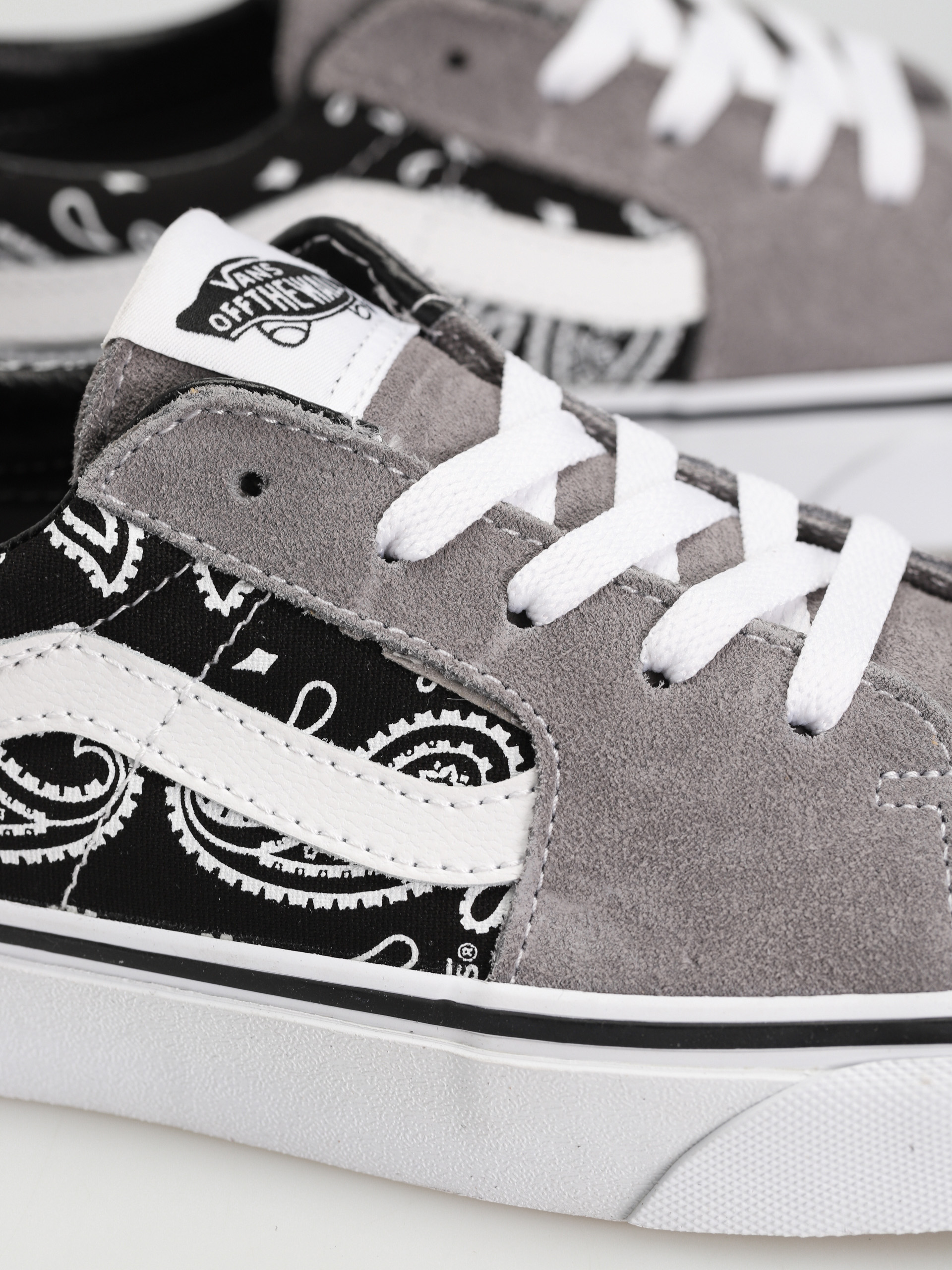 Vans Sk8 Low Cipők (paisley gray/true white)