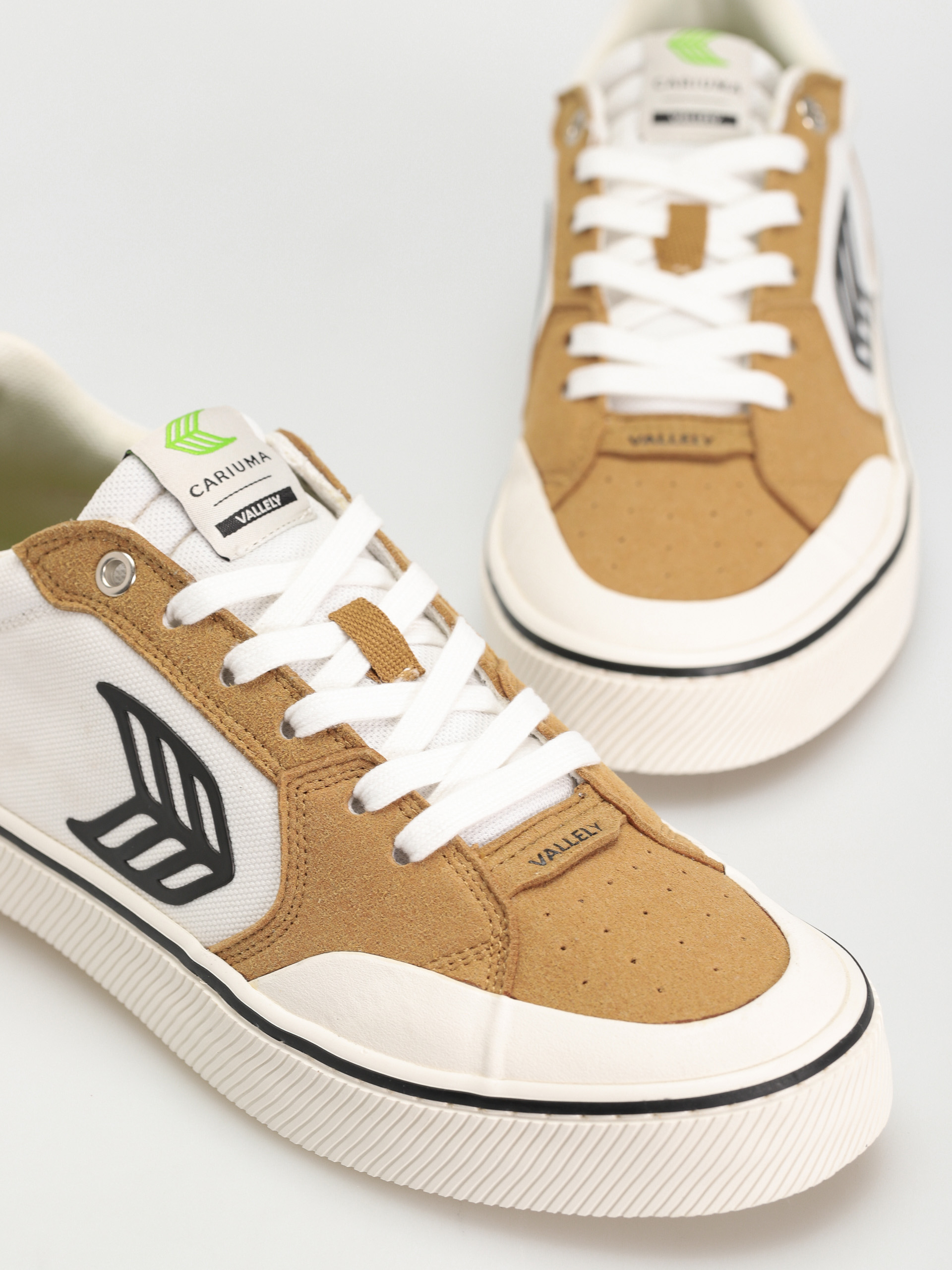 Cariuma Vallely Cipők (camel/off white/black)