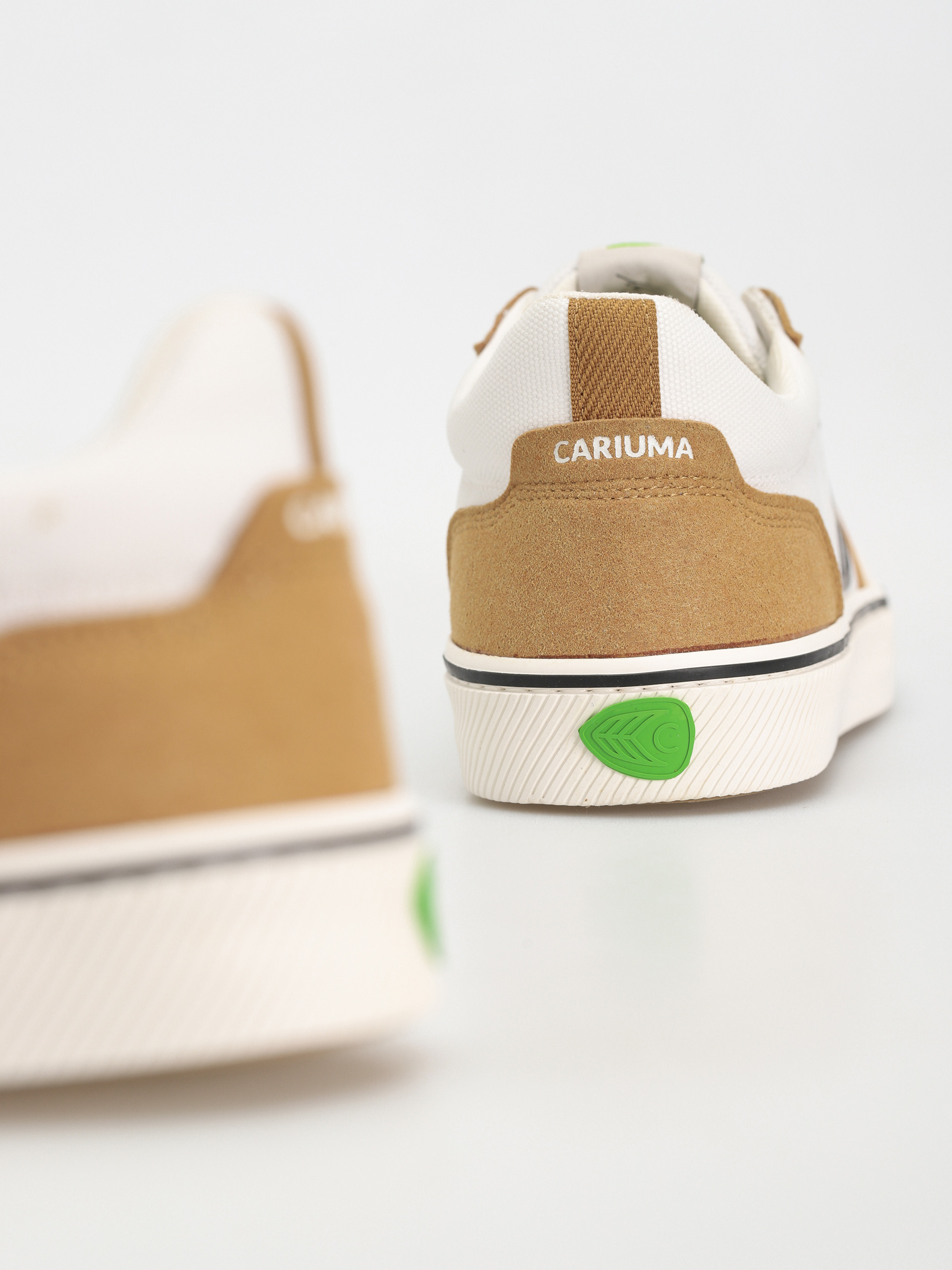 Cariuma Vallely Cipők (camel/off white/black)
