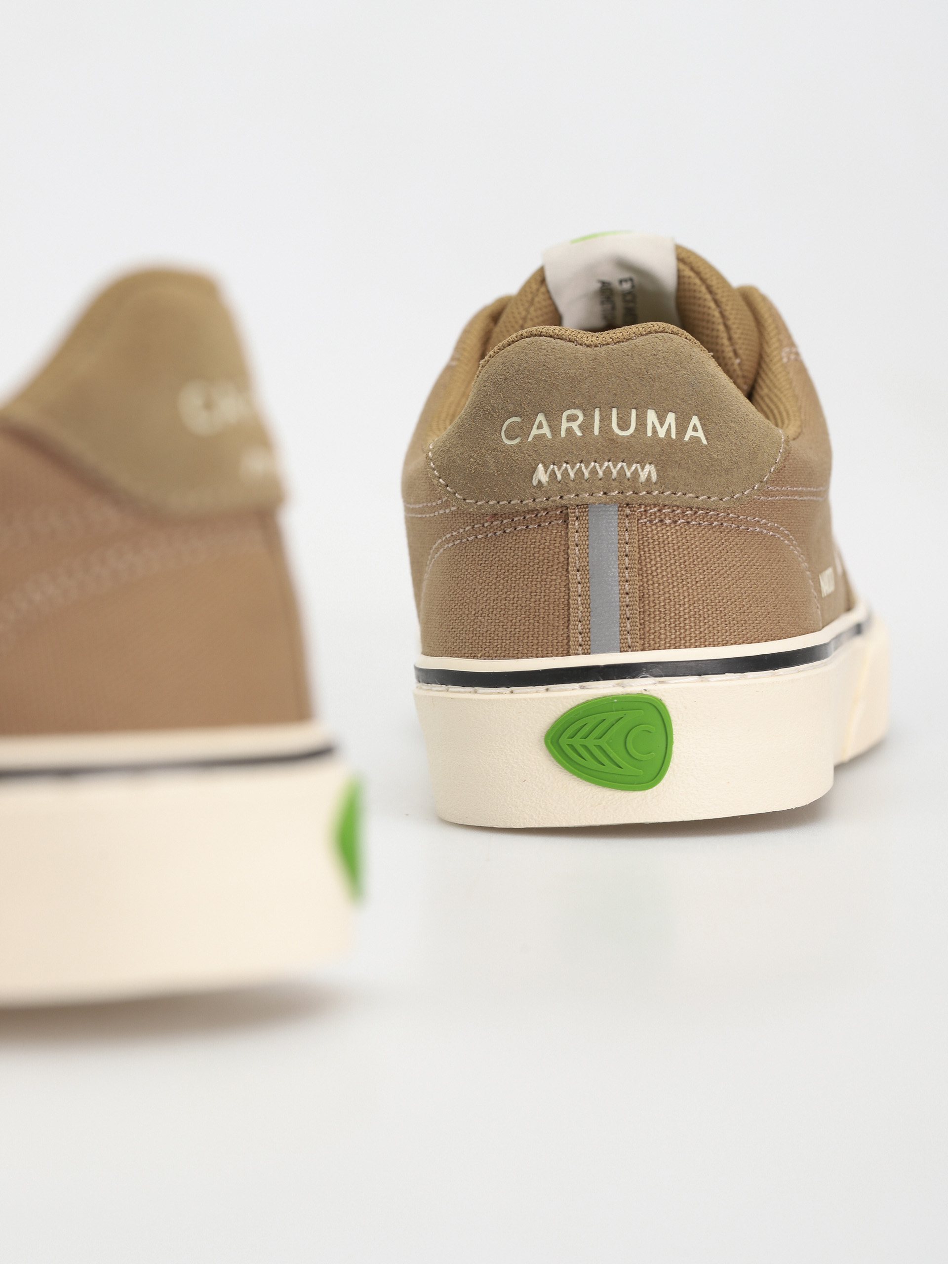 Cariuma Naioca Cipők (sand/ivory)