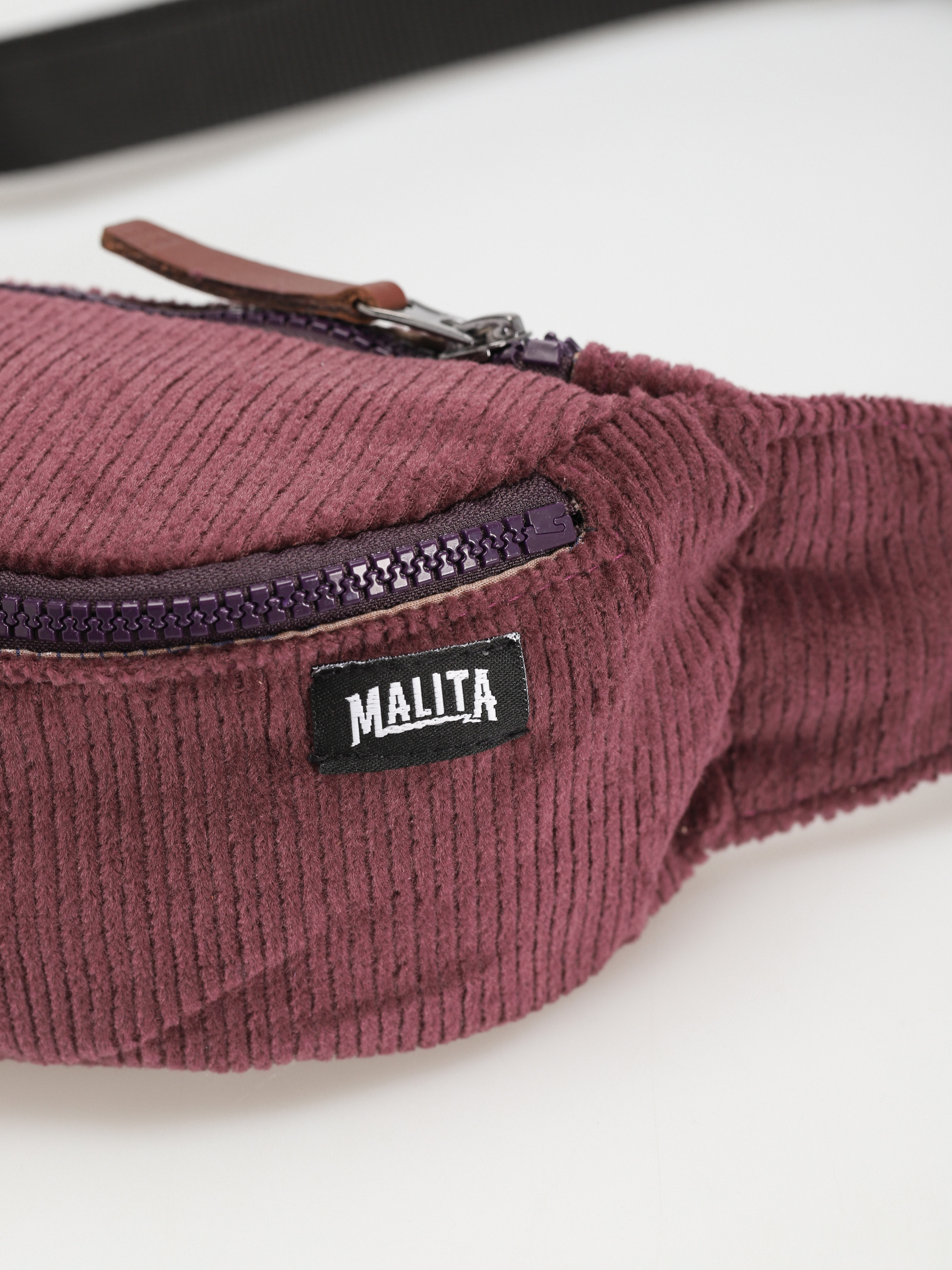Malita Cord Övtáska (claret)