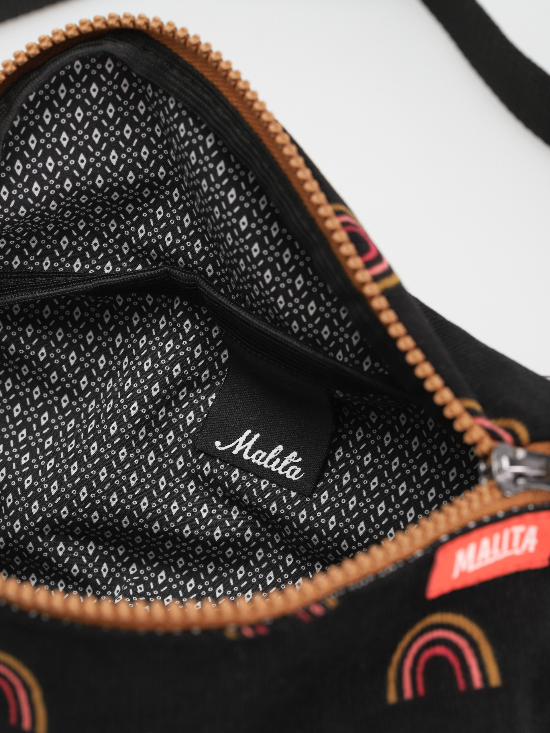 Malita Cord Övtáska (rainbow)