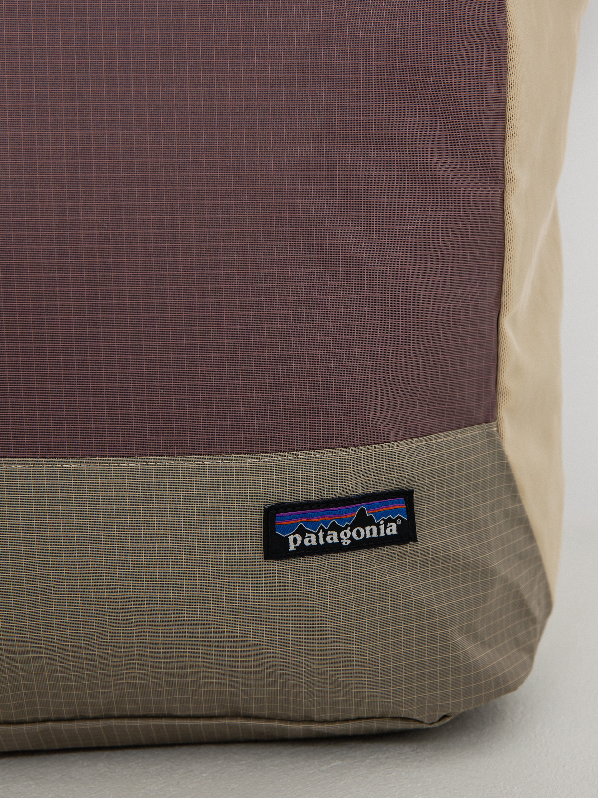 Patagonia Ultralight Black Hole Tote Pack Hátizsák (husk tan)