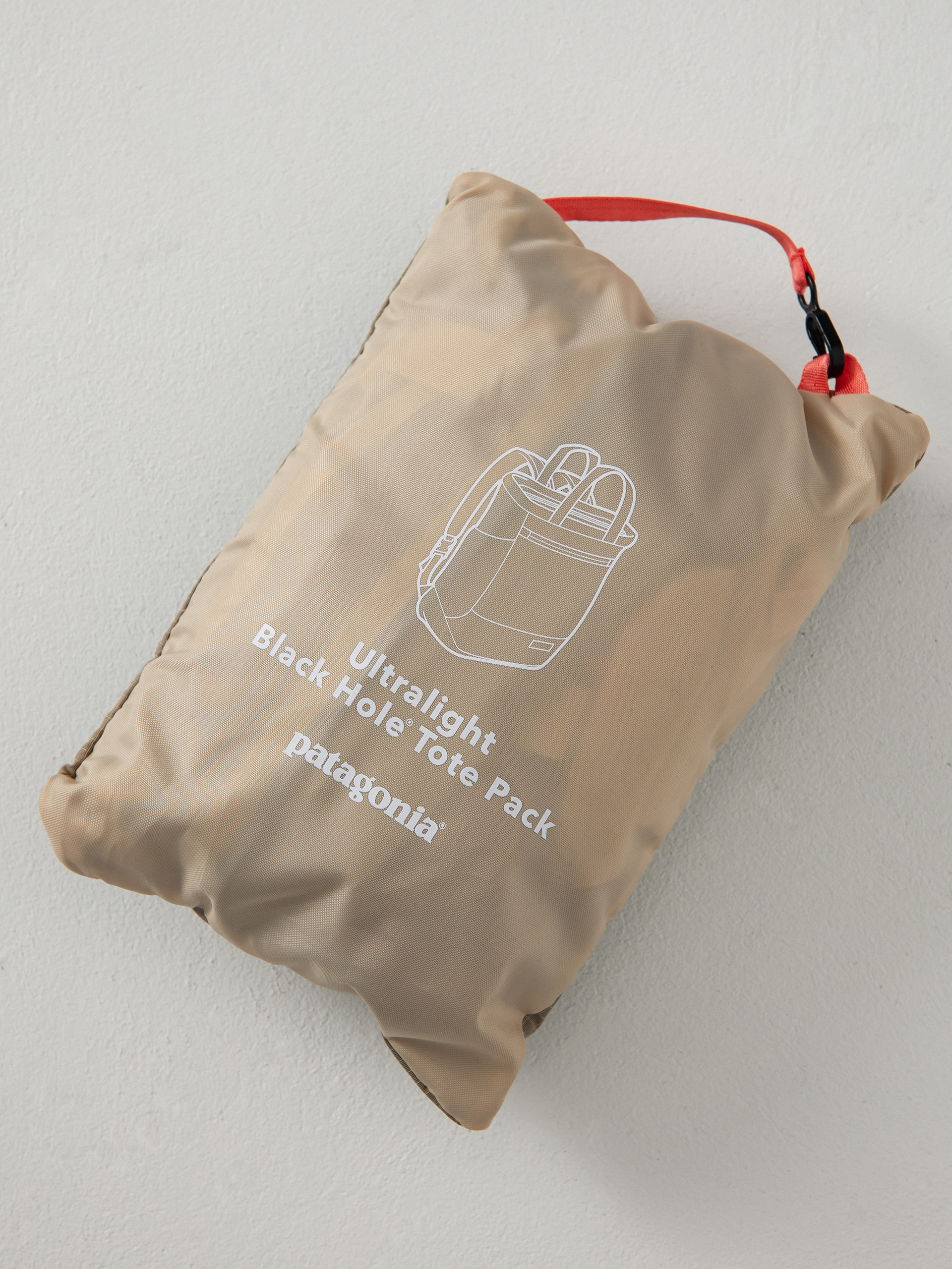 Patagonia Ultralight Black Hole Tote Pack Hátizsák (husk tan)