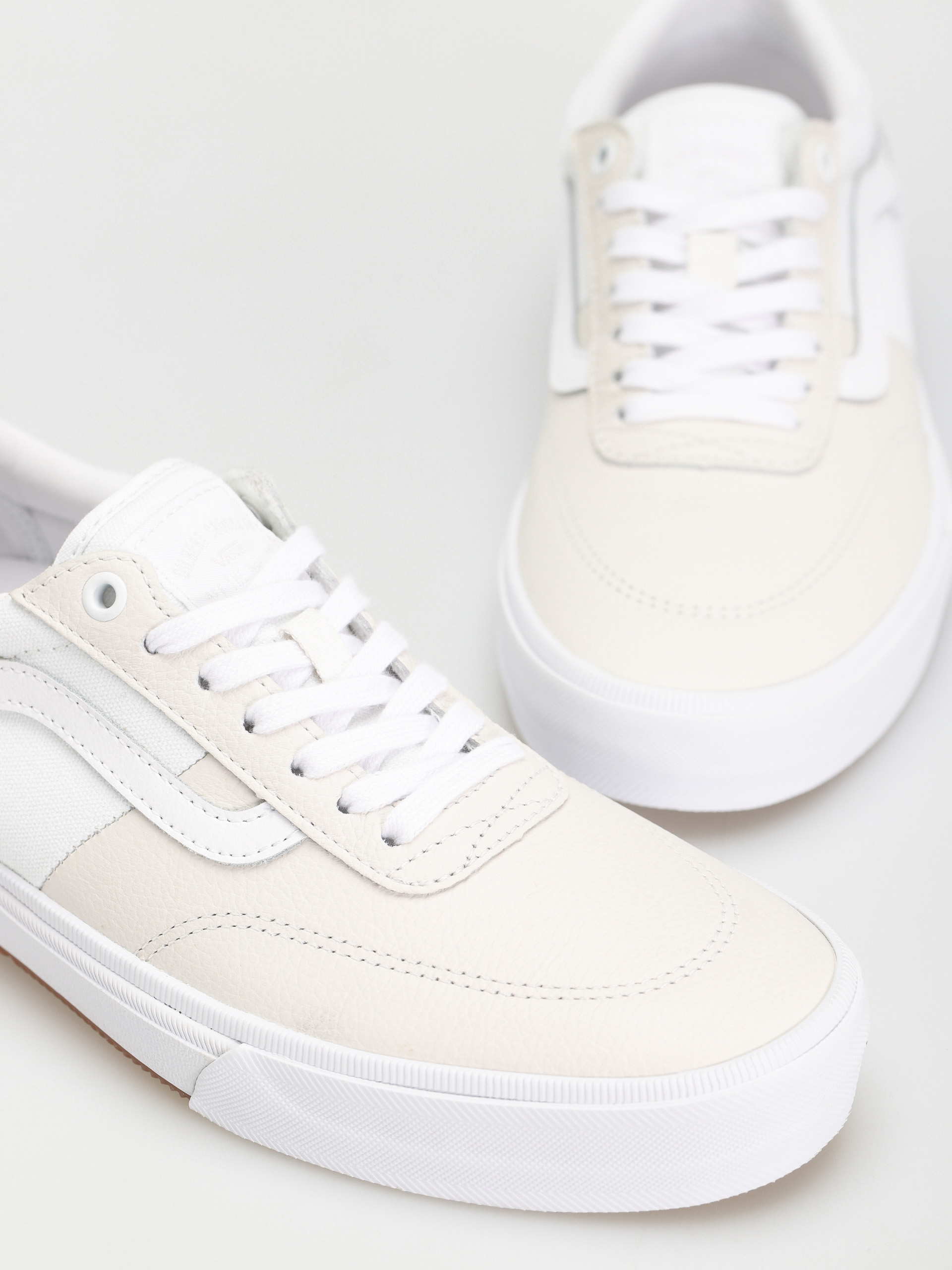 Vans Gilbert Crockett Cipők (leather white/white)