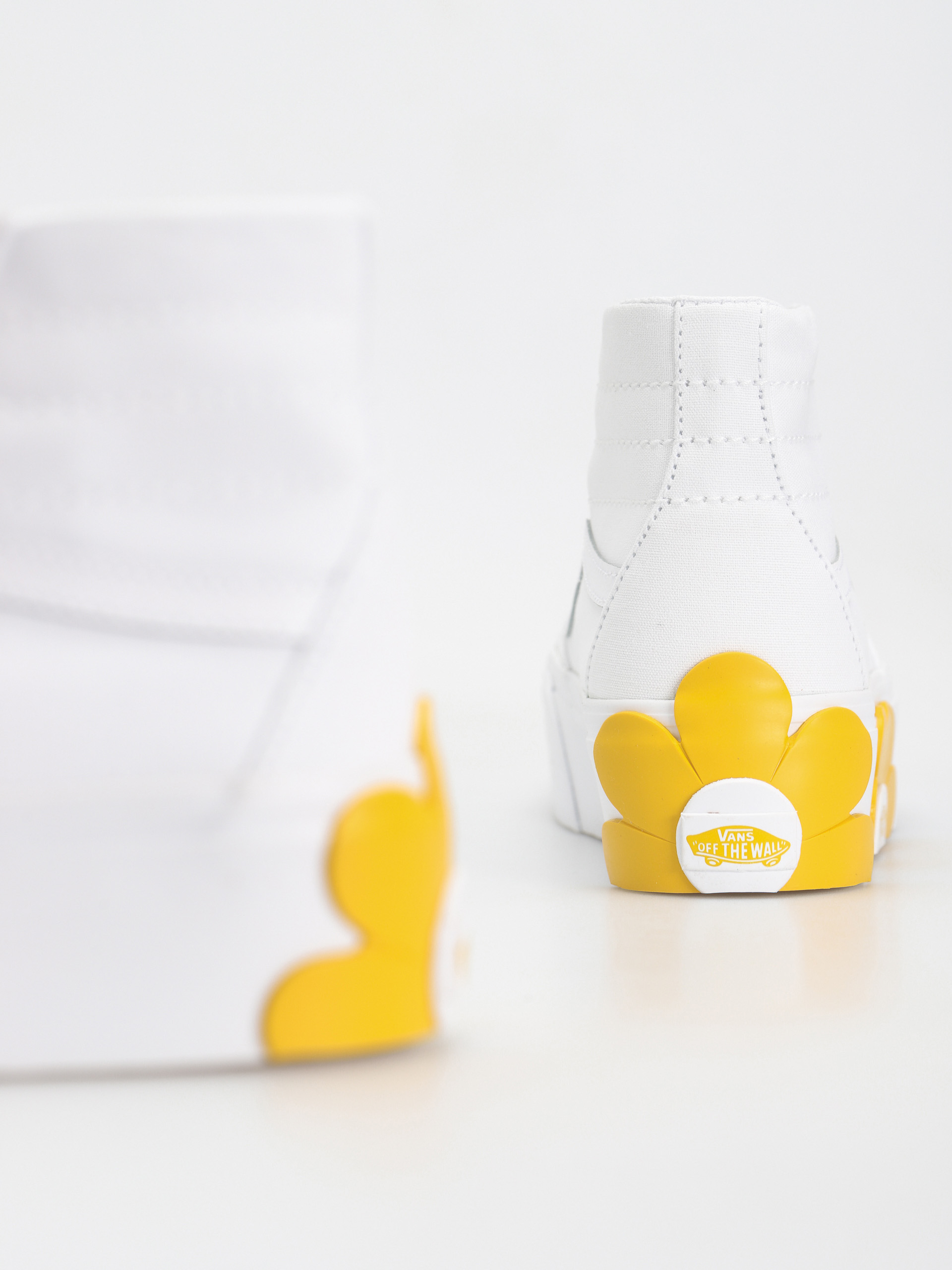 Vans Sk8 Hi Tapered Stackform Osf Cipők Wmn (true white)