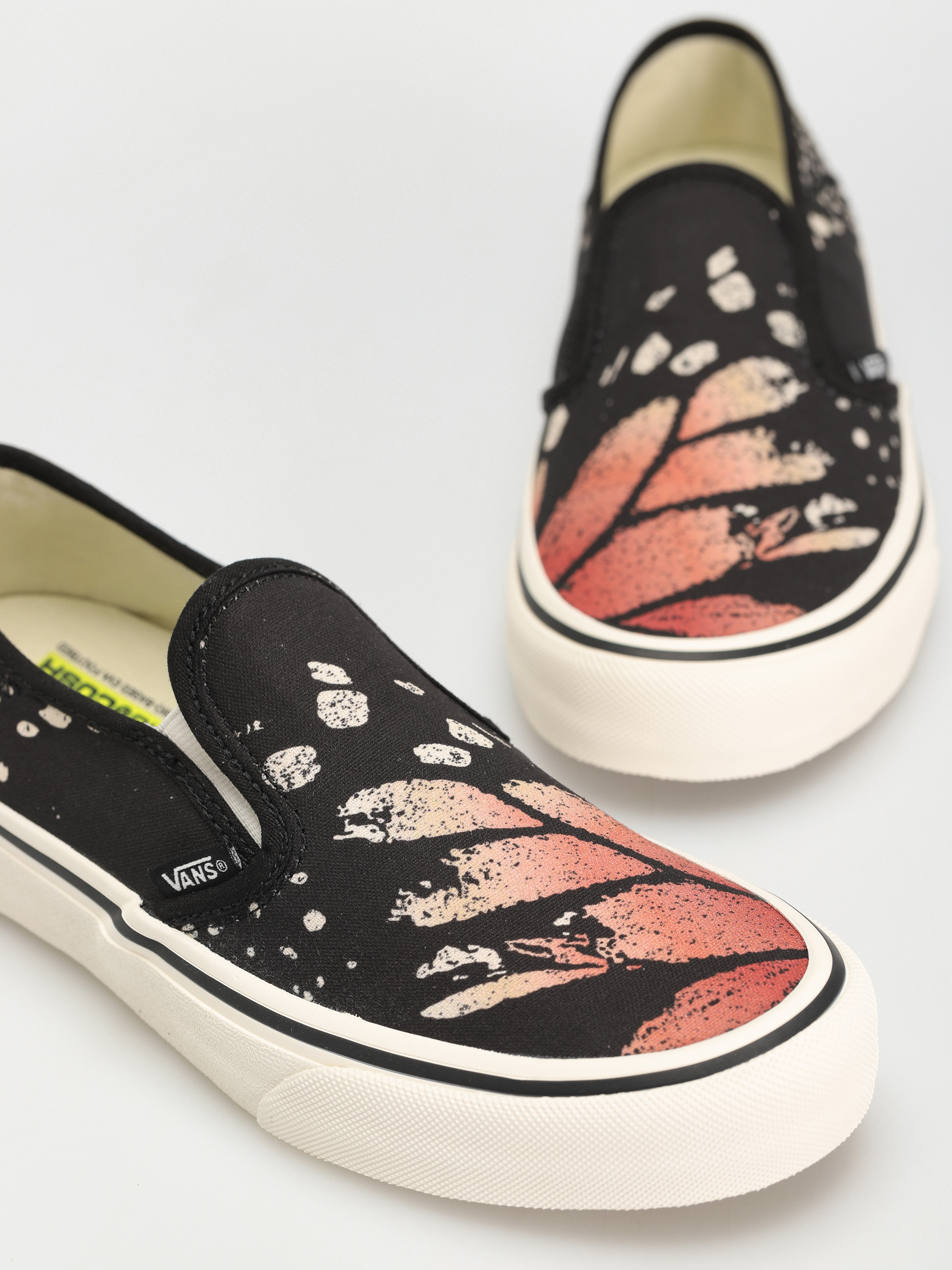 Vans Slip On VR3 Sf Cipők Wmn (butterfly black/multi)
