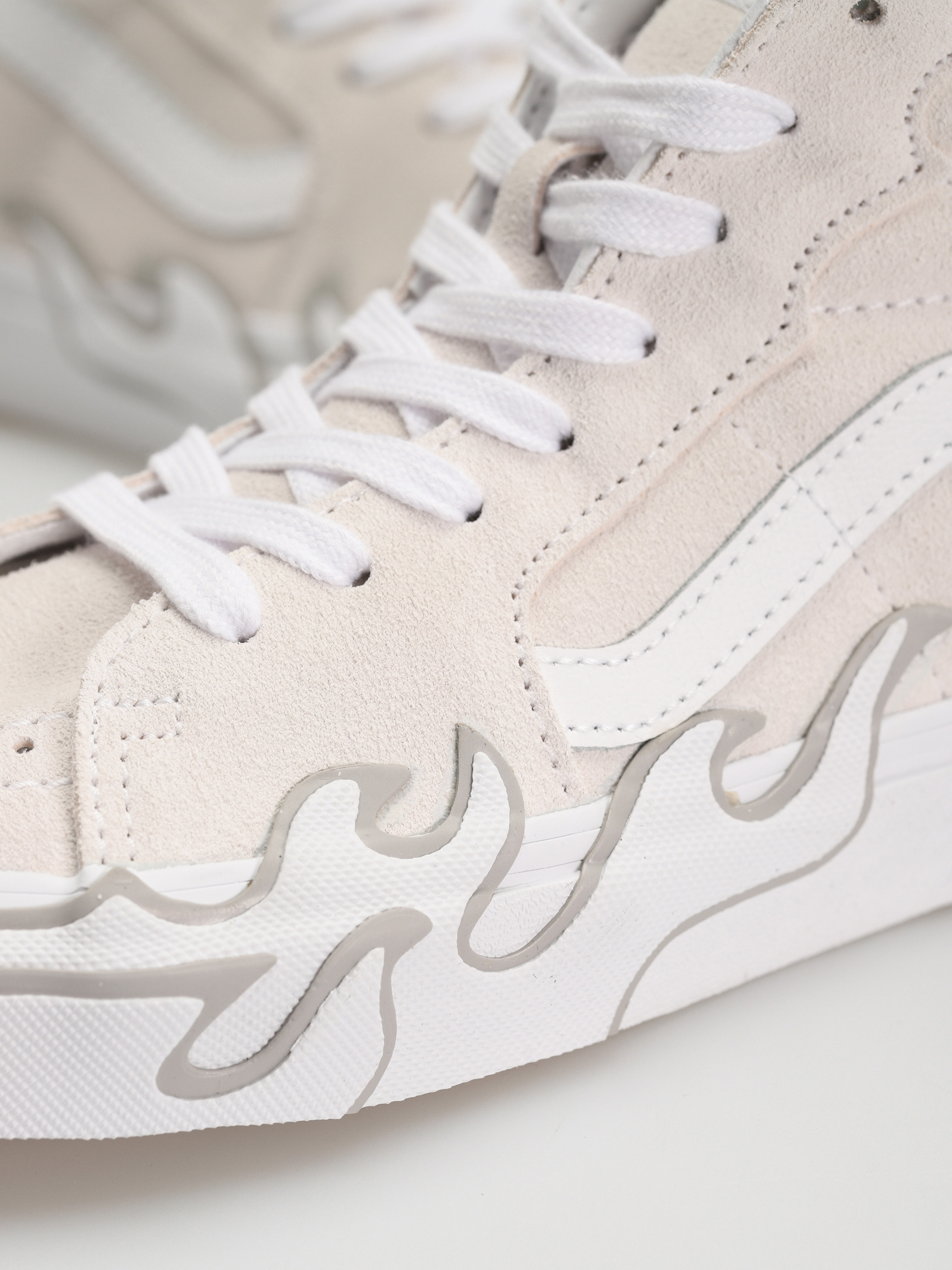 Vans Sk8 Hi Flame Cipők (suede white/white)