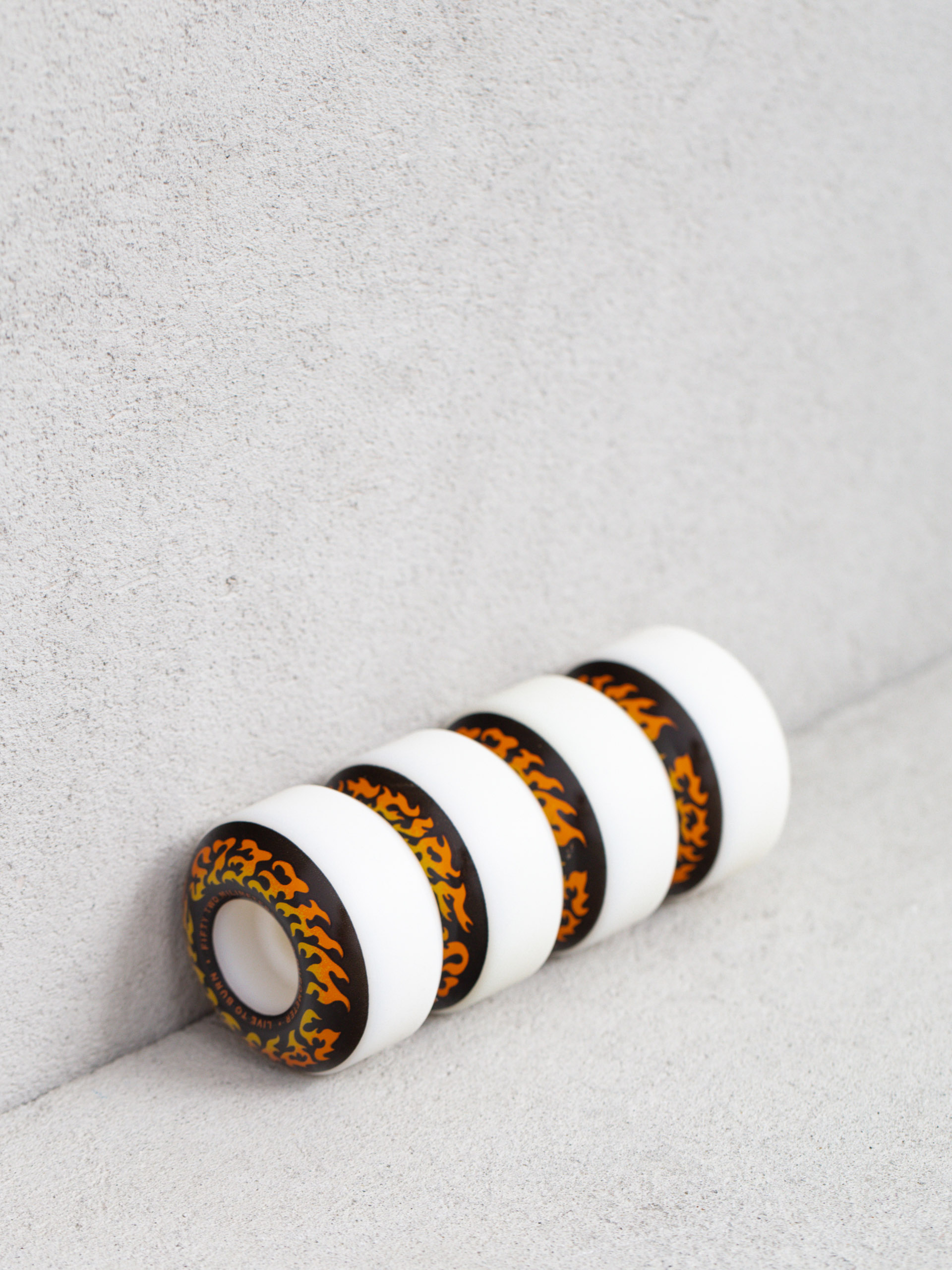 Spitfire 99D Torched Script Gördeszka kerék (white/black)