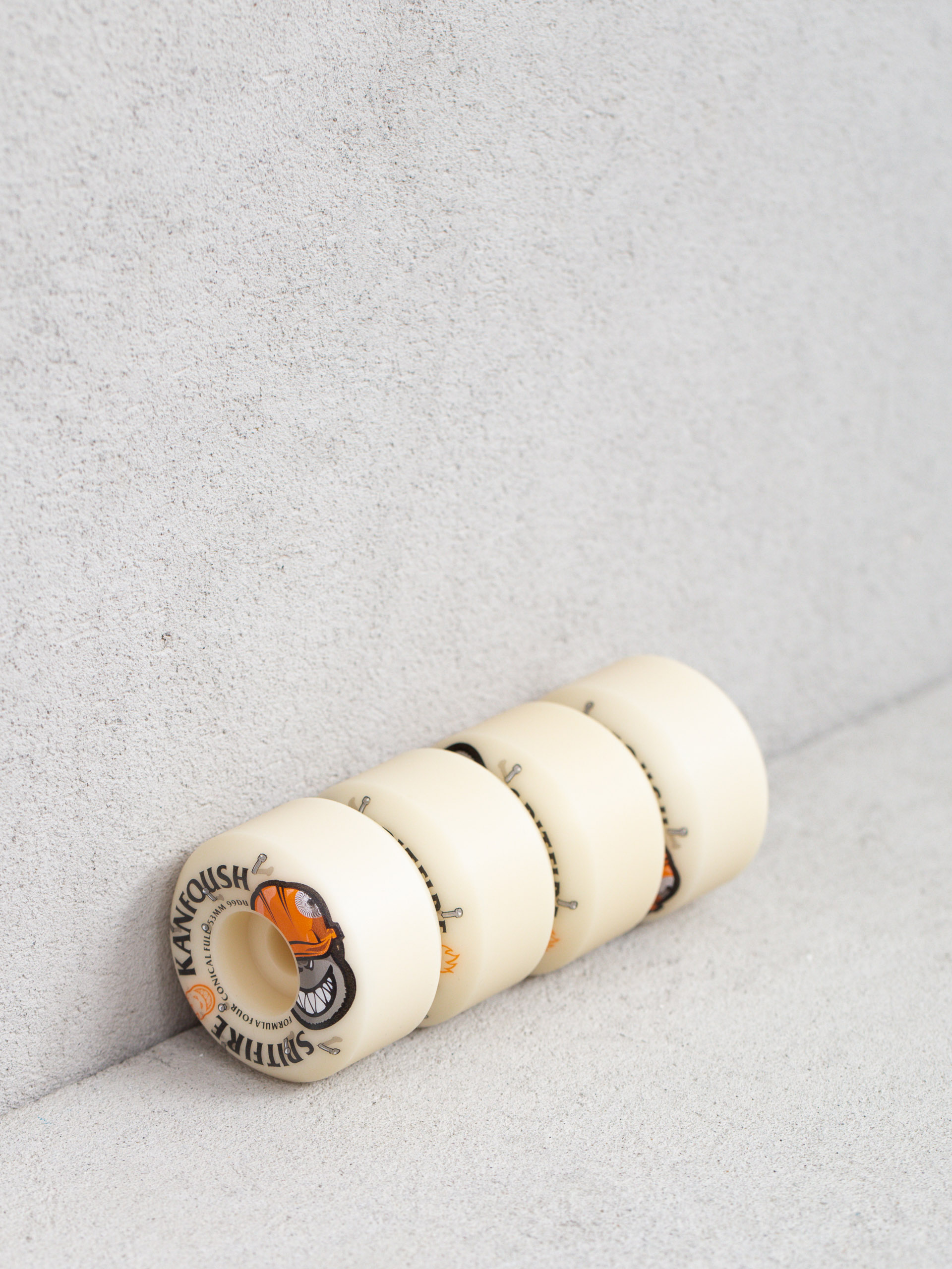 Spitfire F4 99D Kanfoush Overtime Gördeszka kerék (white/orange)