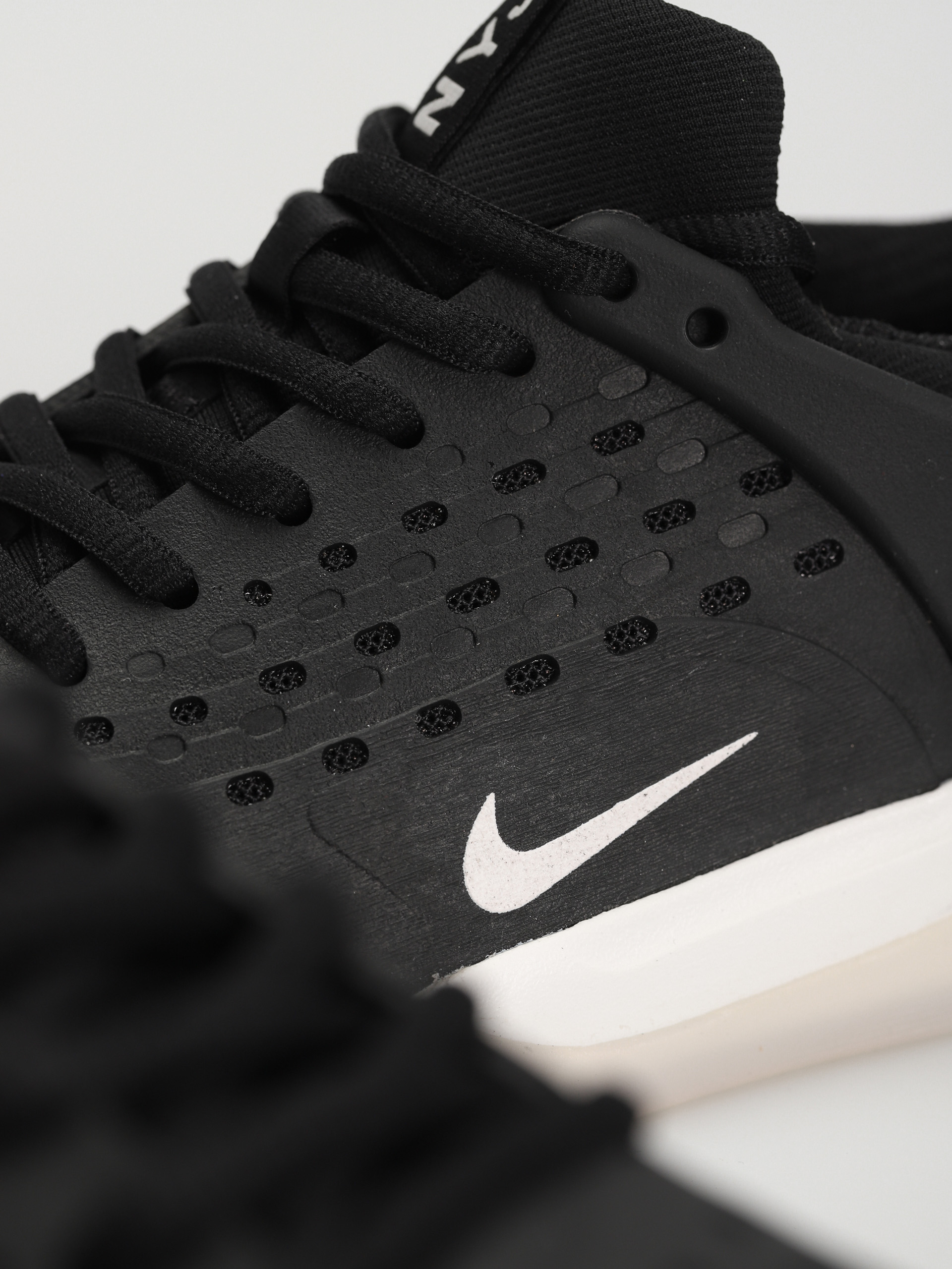 Nike SB Nyjah 3 Cipők (black/white black summit white)