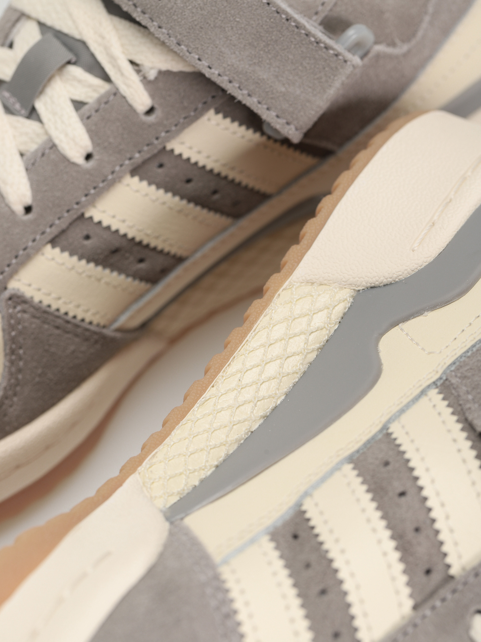 adidas Originals Forum Low Cipők (chsogr/cwhite/gum3)