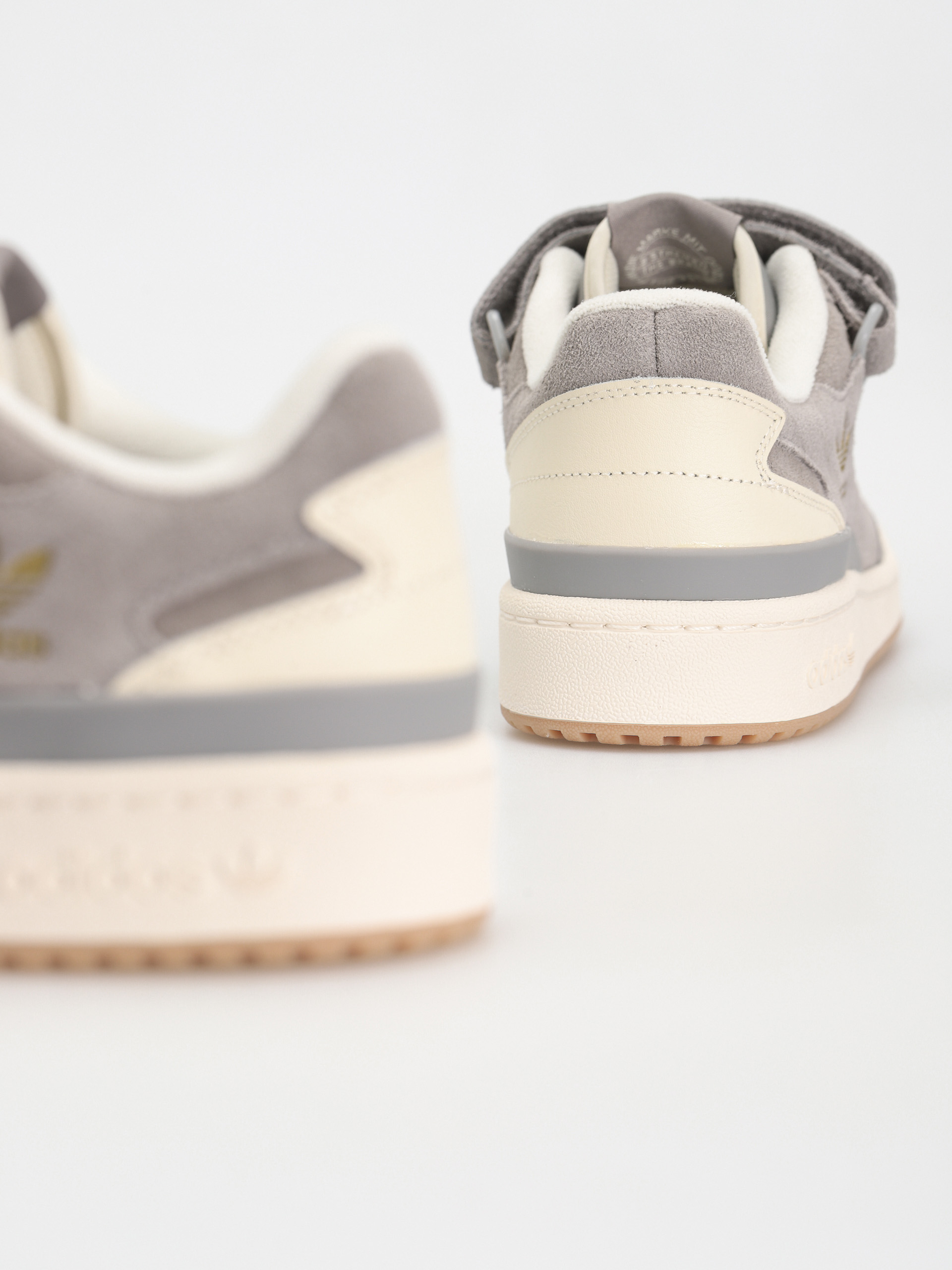 adidas Originals Forum Low Cipők (chsogr/cwhite/gum3)