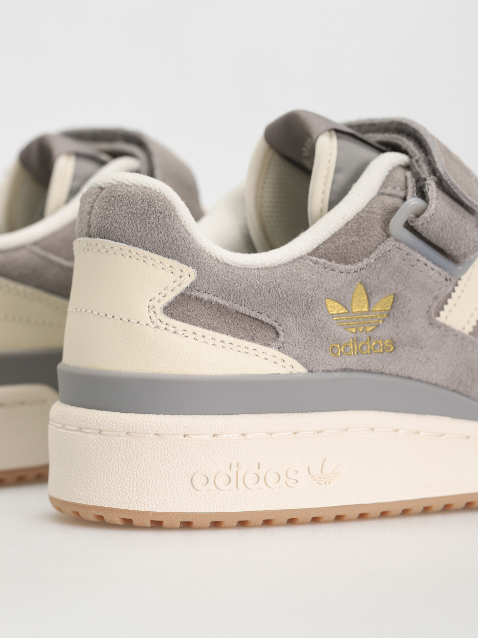 adidas Originals Forum Low Cipők (chsogr/cwhite/gum3)