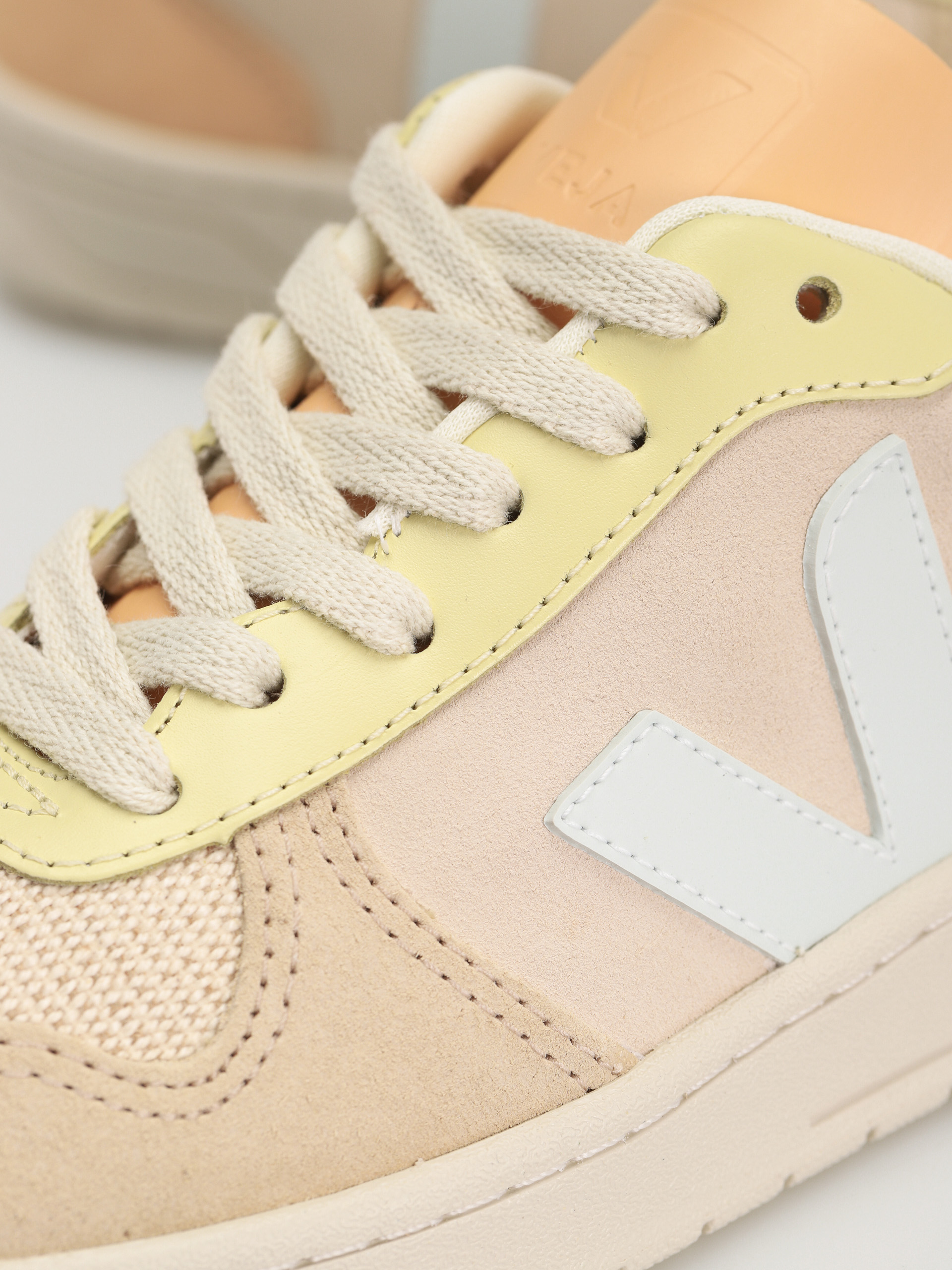 Veja V-10 Cipők Wmn (sable menthol multico)