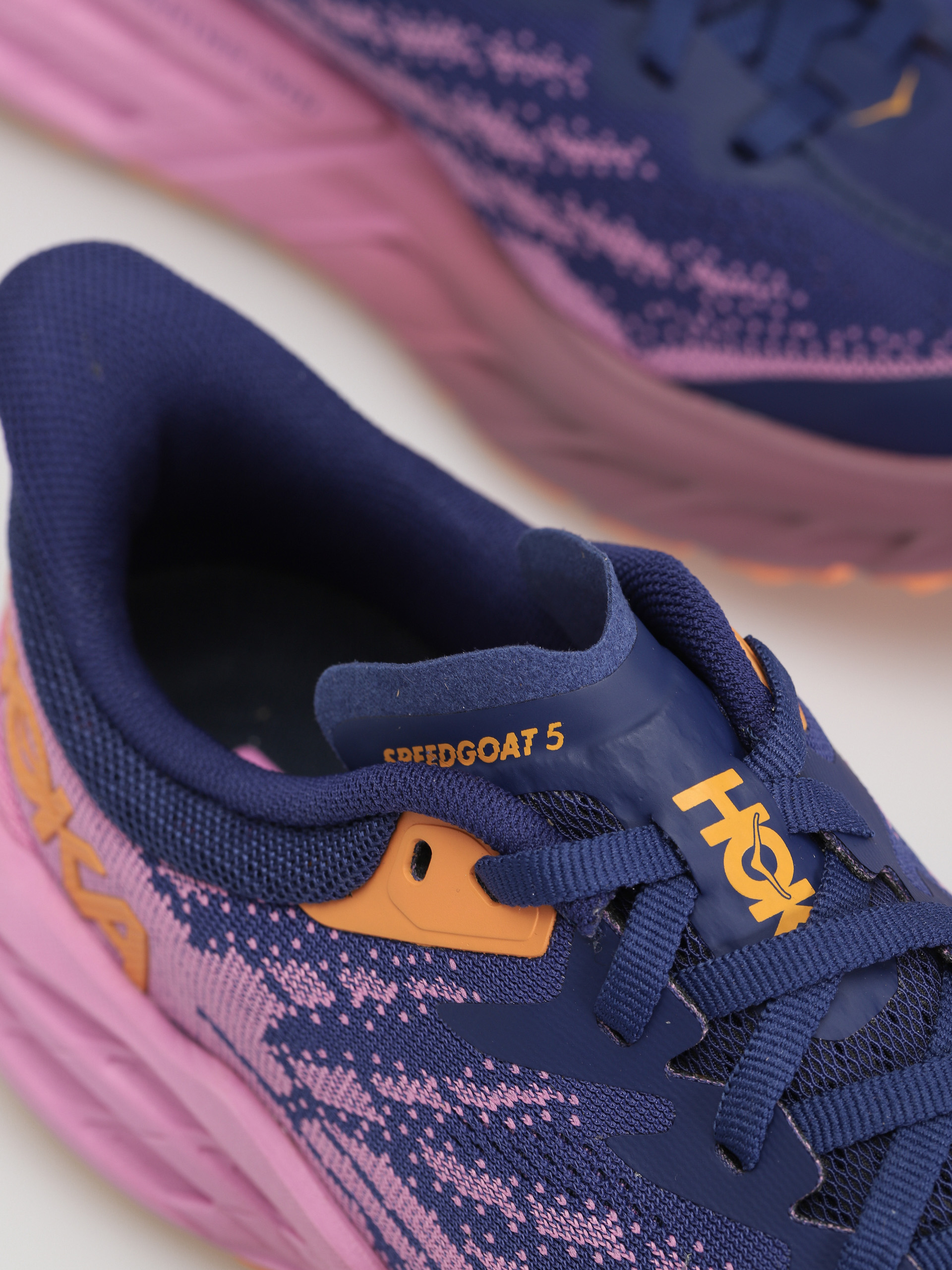 Hoka Speedgoat 5 Cipők Wmn (bellwether blue/cyclamen)