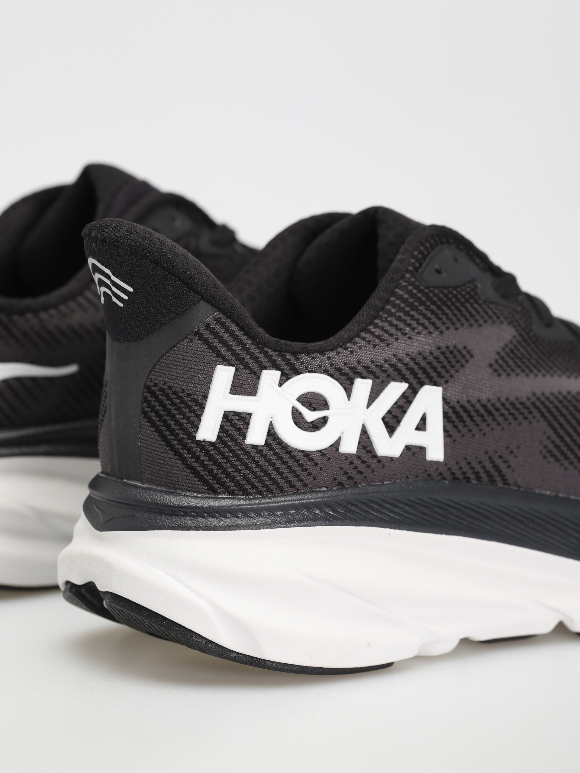 Hoka Clifton 9 Cipők (black/white)