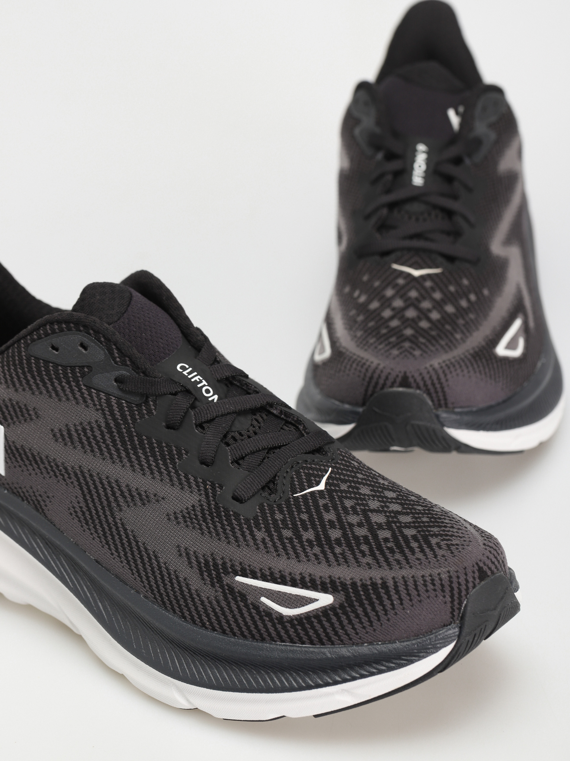 Hoka Clifton 9 Cipők (black/white)