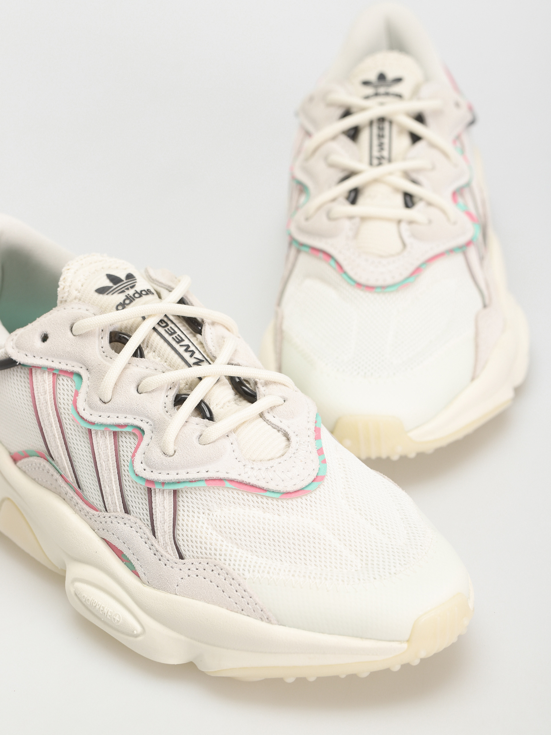 adidas Originals Ozweego Cipők Wmn (owhite/owhite/cblack)