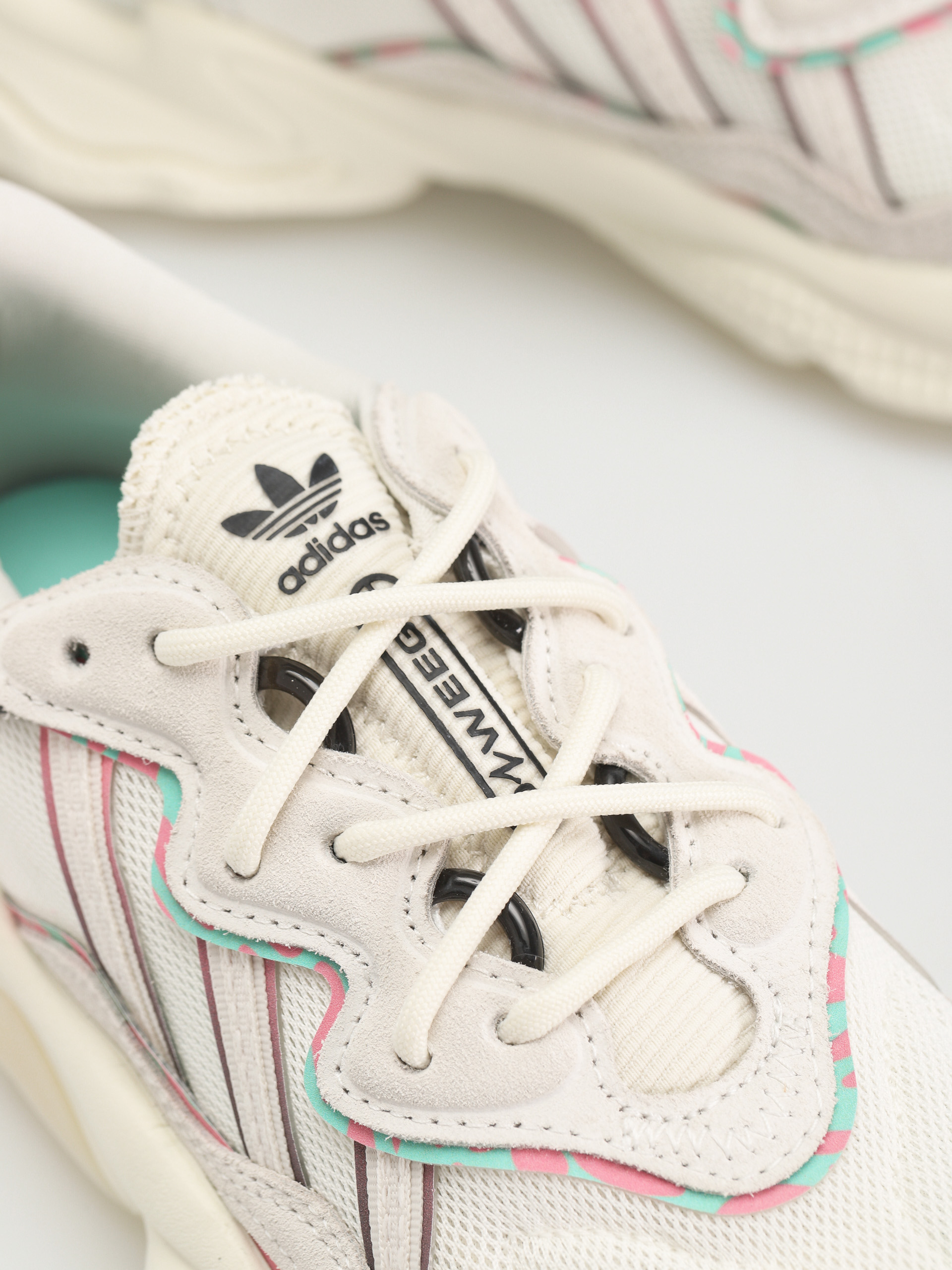 adidas Originals Ozweego Cipők Wmn (owhite/owhite/cblack)