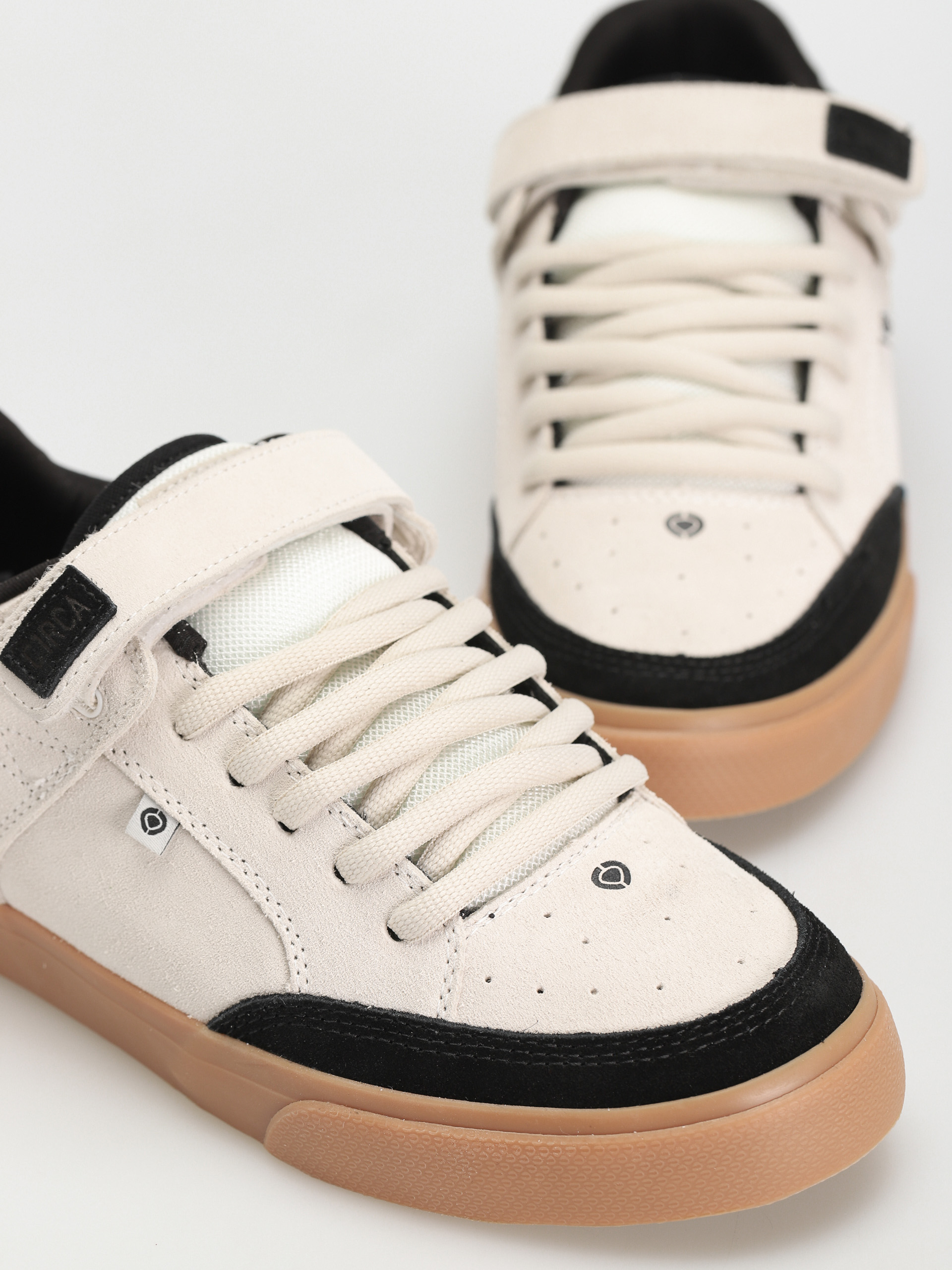 Circa 205 Vulc Cipők (gardenia black/gum)