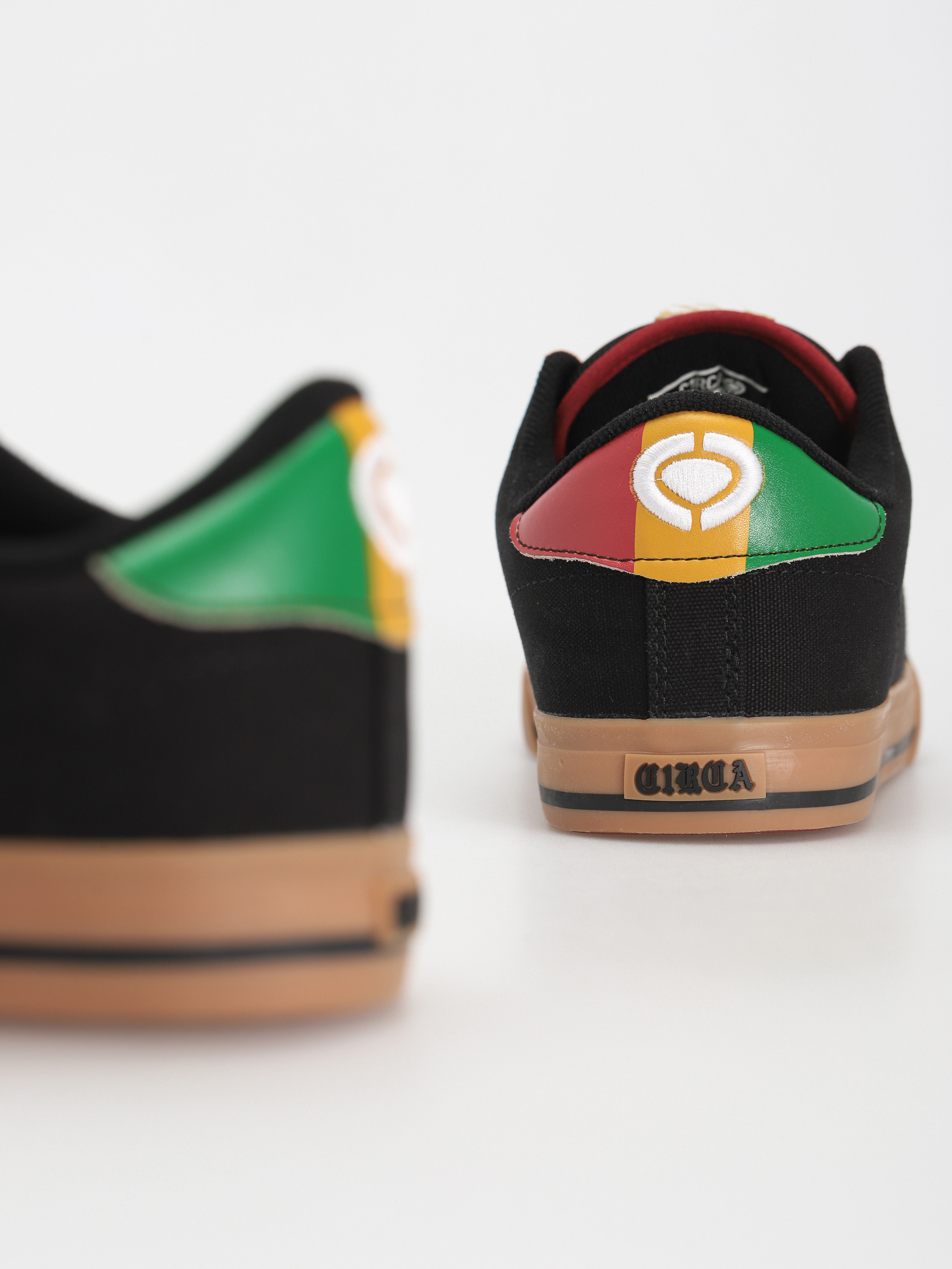 Circa Al 50 Cipők (black/rasta/gum)