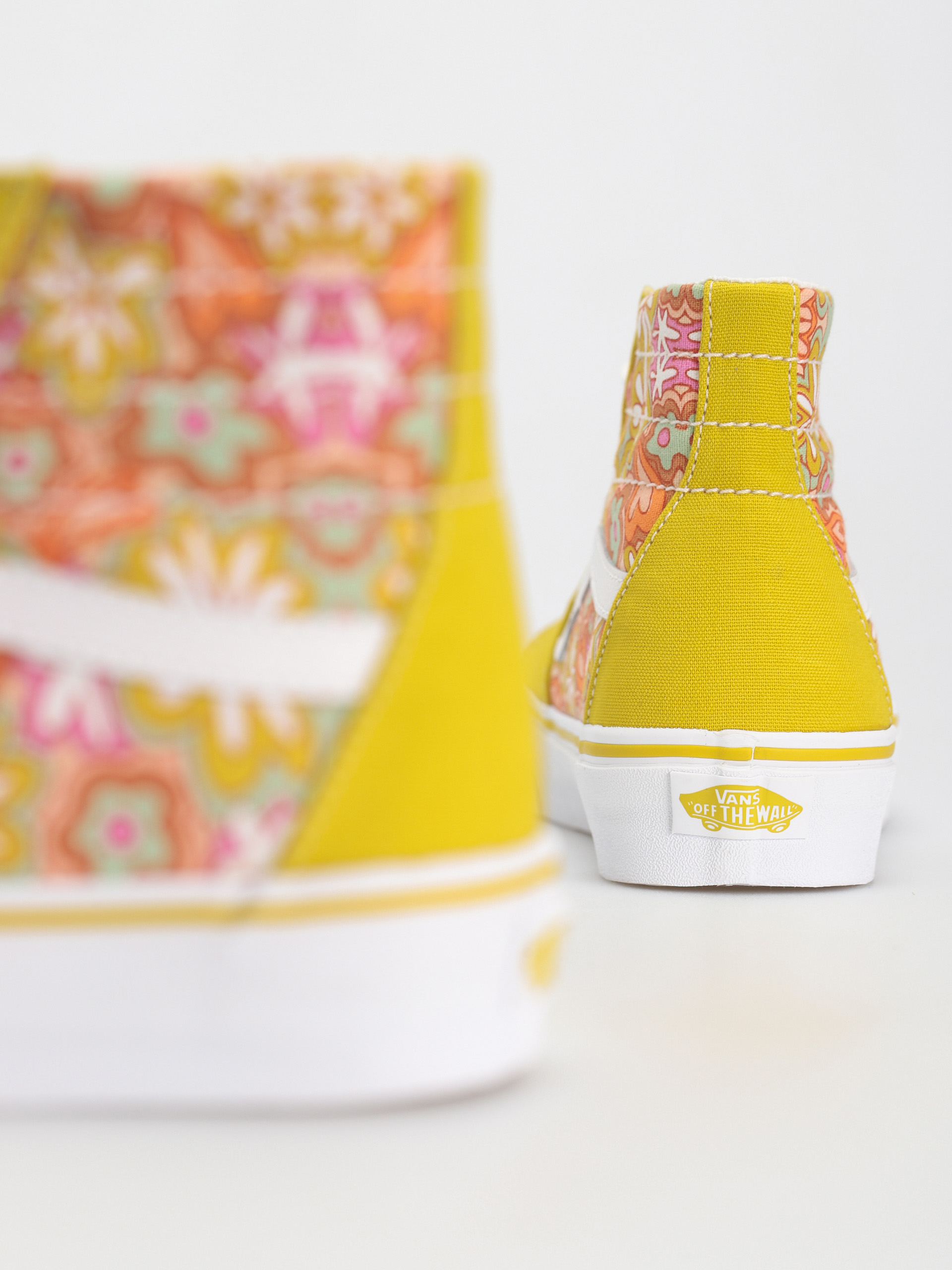 Vans Sk8 Hi Tapered Cipők Wmn (psychedelic resort passion fruit)