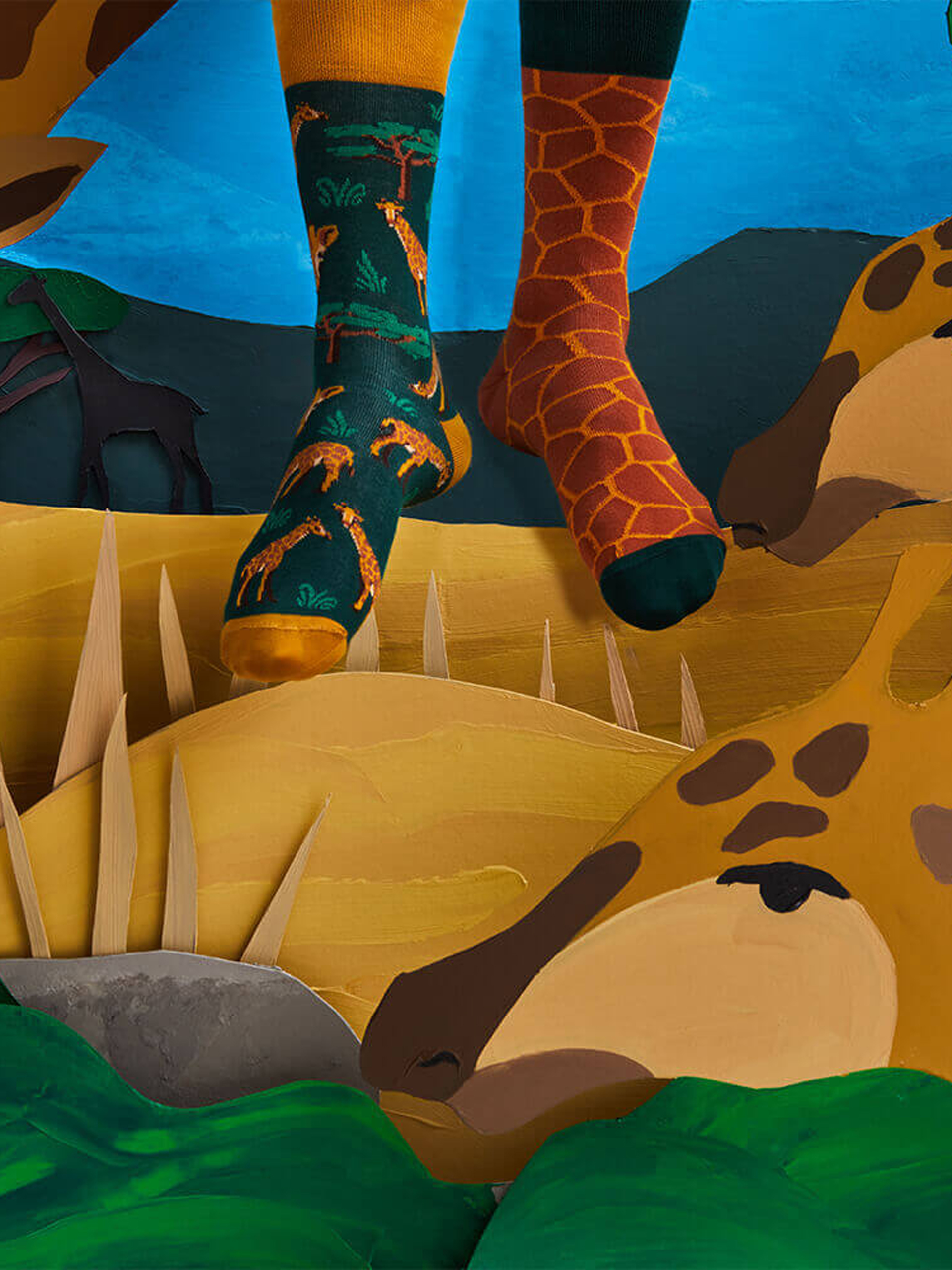 Many Mornings The Giraffe Zokni (green/brown/yellow)