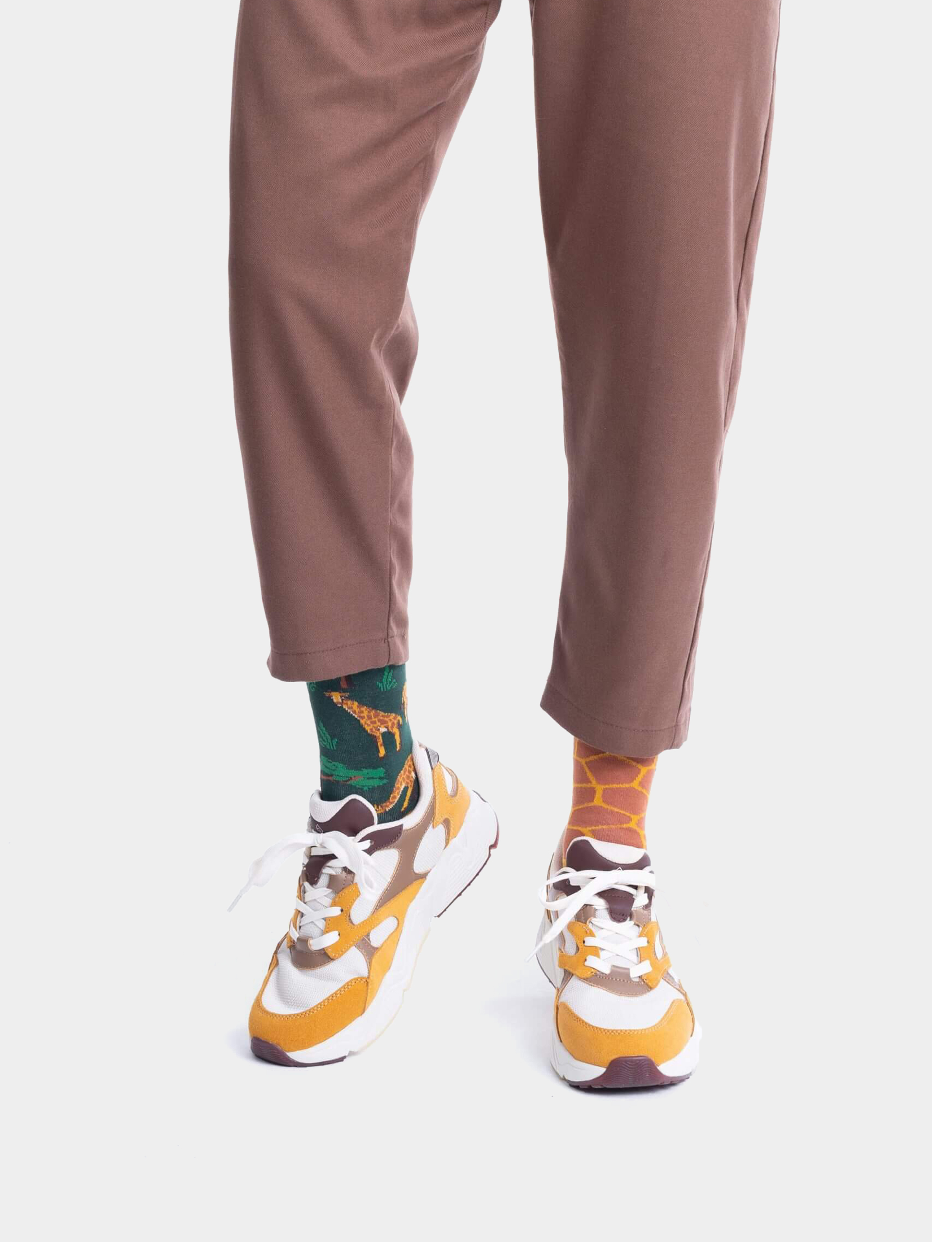 Many Mornings The Giraffe Zokni (green/brown/yellow)