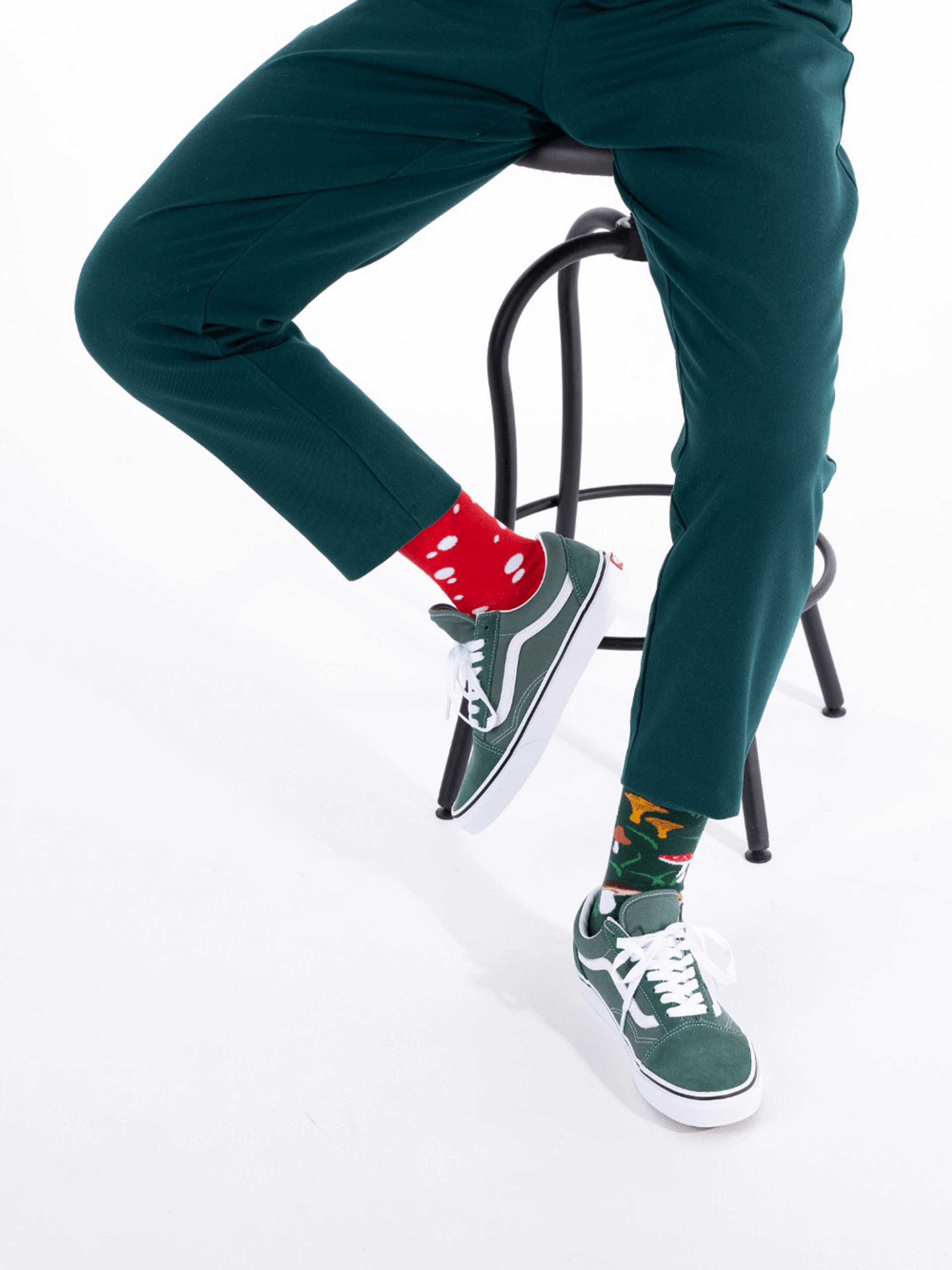 Many Mornings Meet The Shrooms Zokni (green/red)