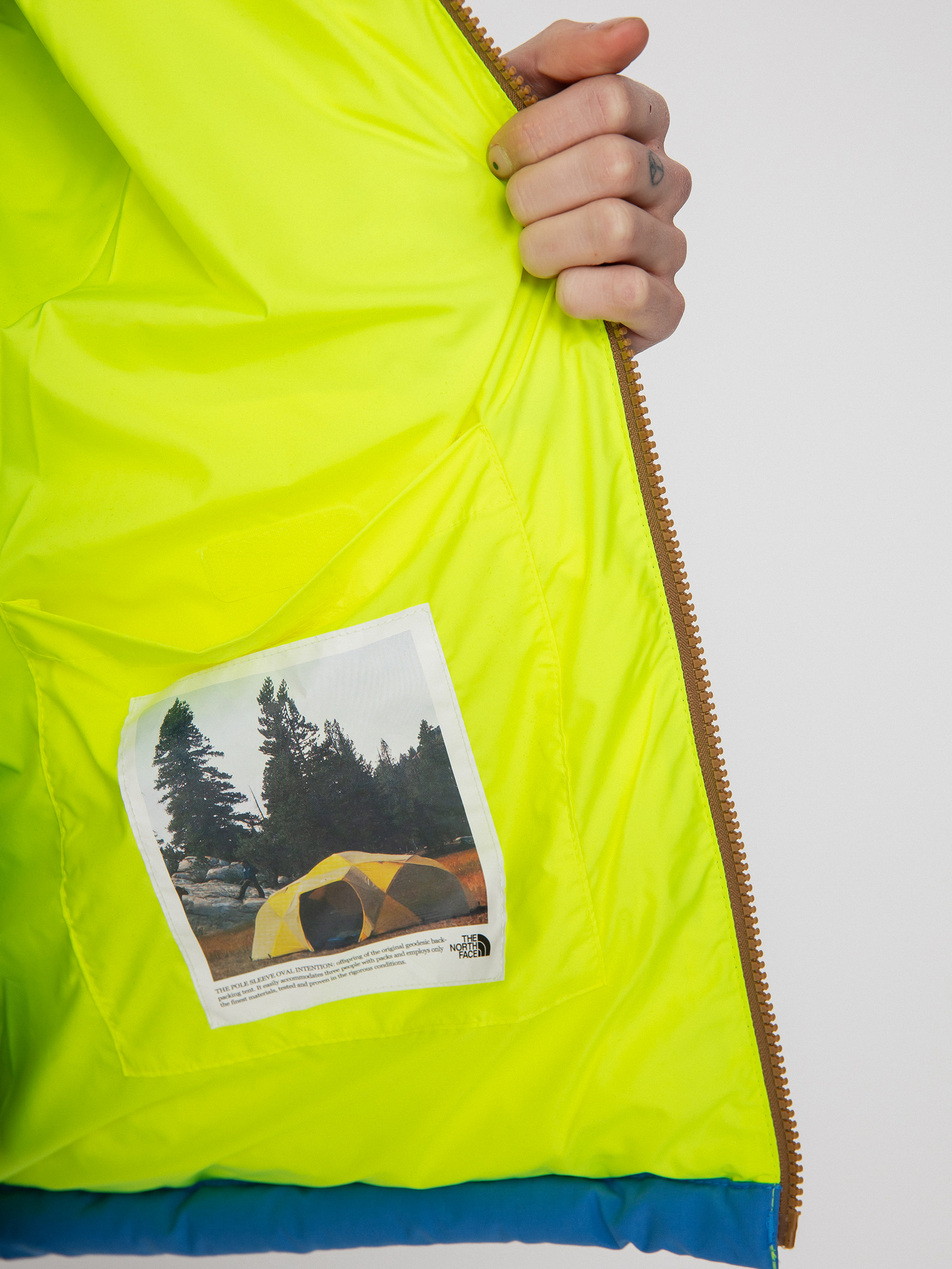 The North Face 92 Low-Fi Hi-Tek Nuptse Dzseki (super sonic blue/utility brown)