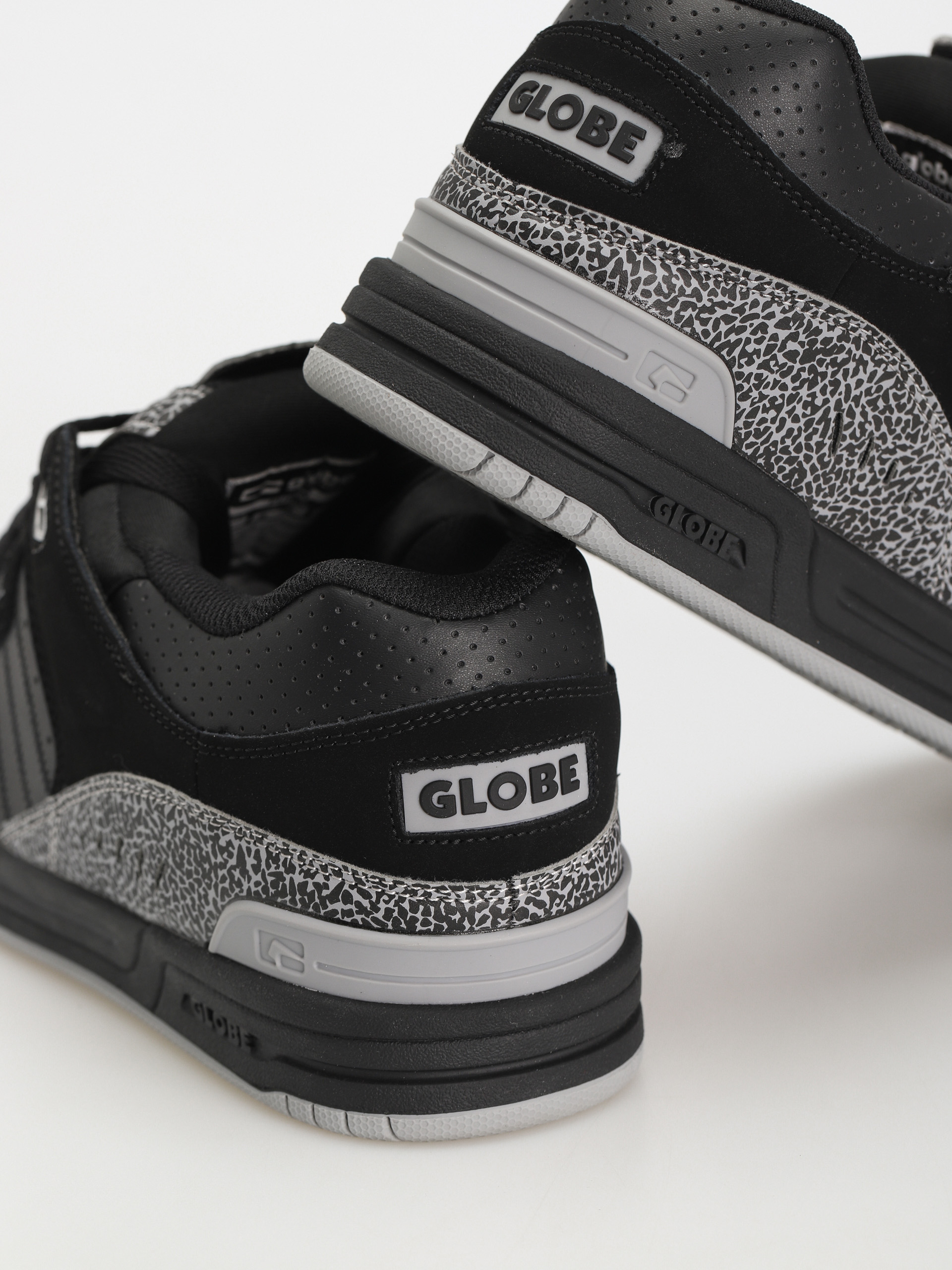 Globe Fusion Cipők (black/grey stipple)