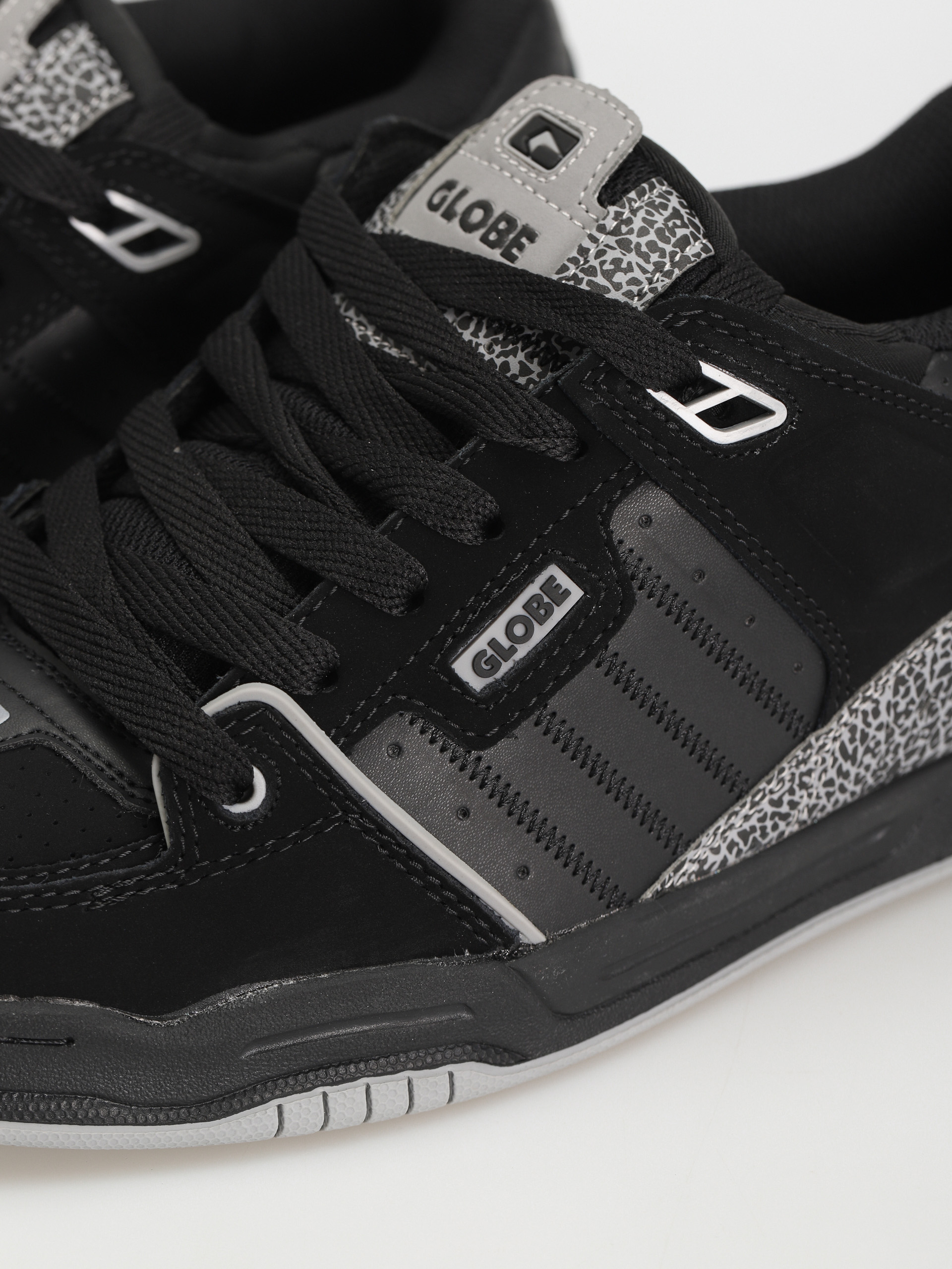 Globe Fusion Cipők (black/grey stipple)