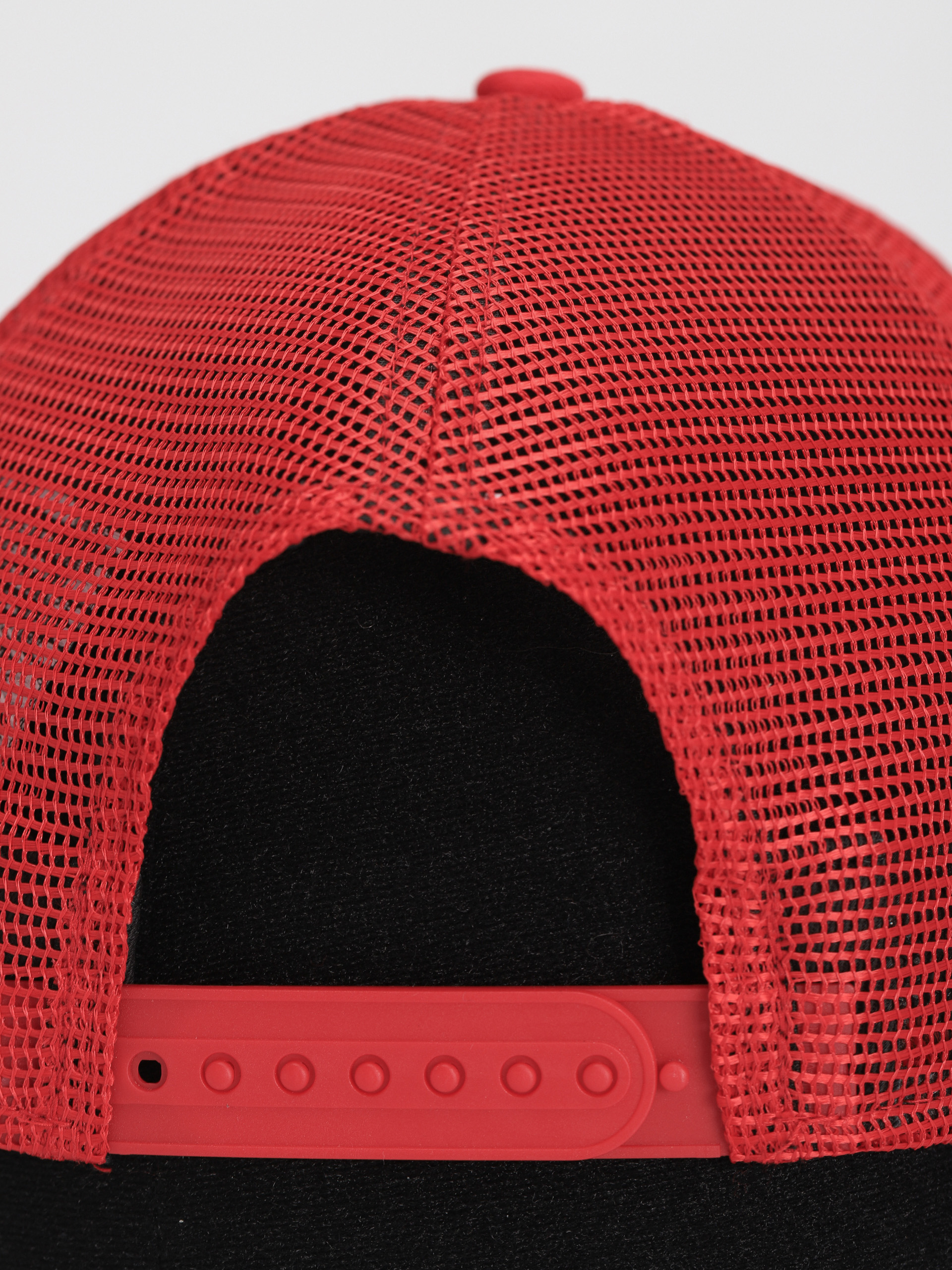 New Era Team Colour Block Trucker Chicago Bulls Baseball sapka (white/red)