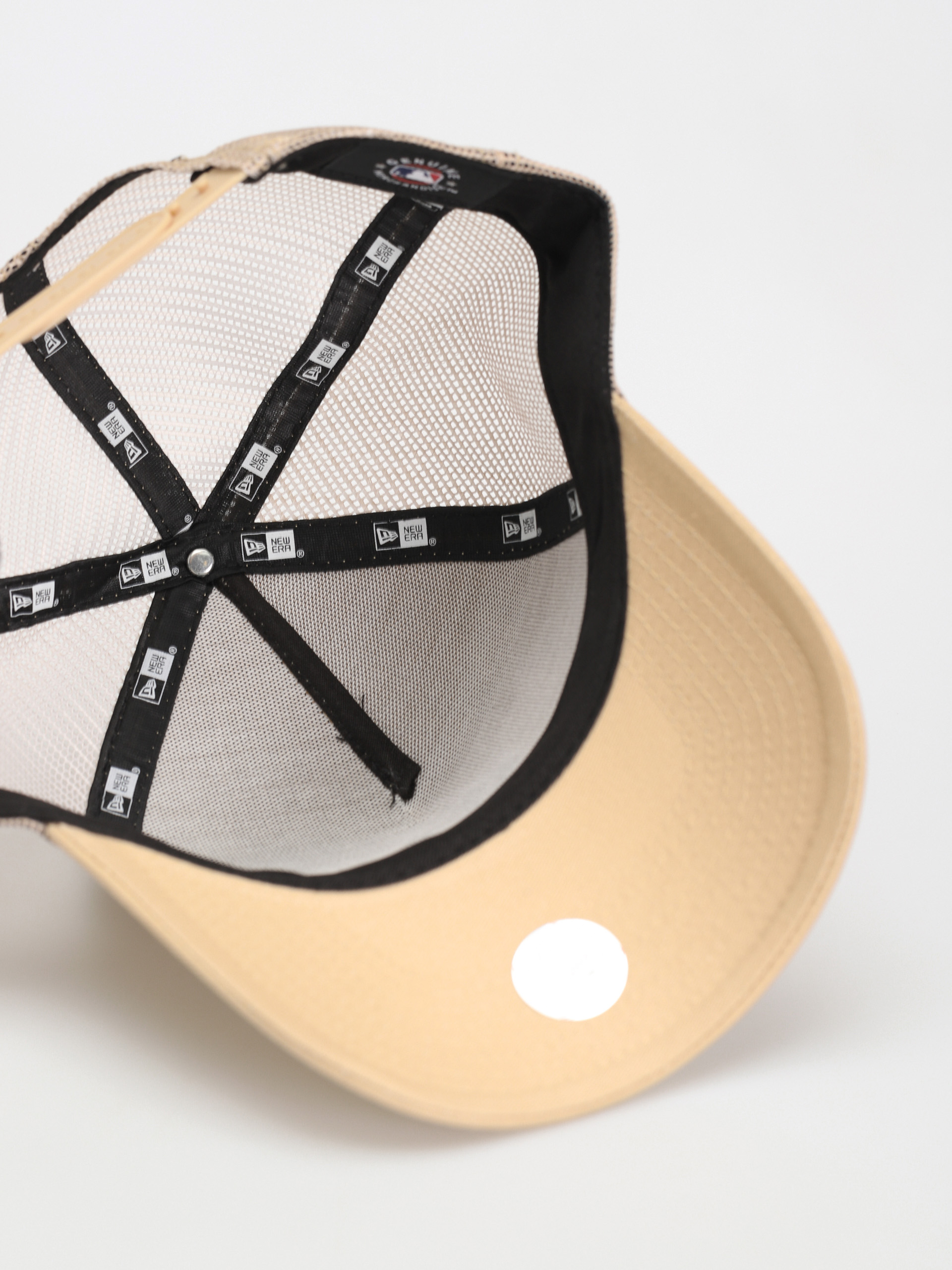 New Era Tonal Mesh Trucker New York Yankees Baseball sapka (oatmeal)