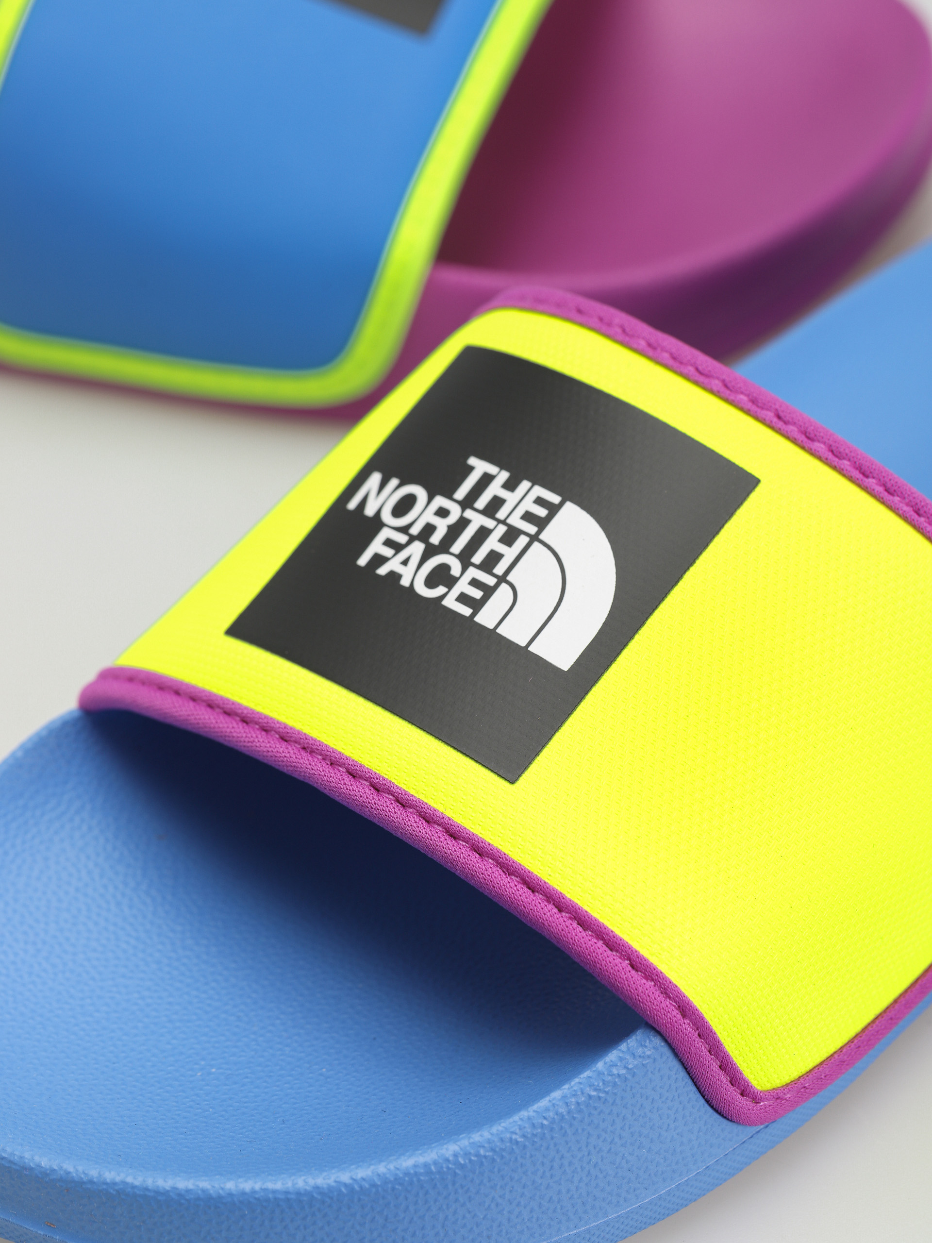 The North Face Base Camp Slide III Ltd Flip-flop papucsok (purple cactus flower/super sonic blue)