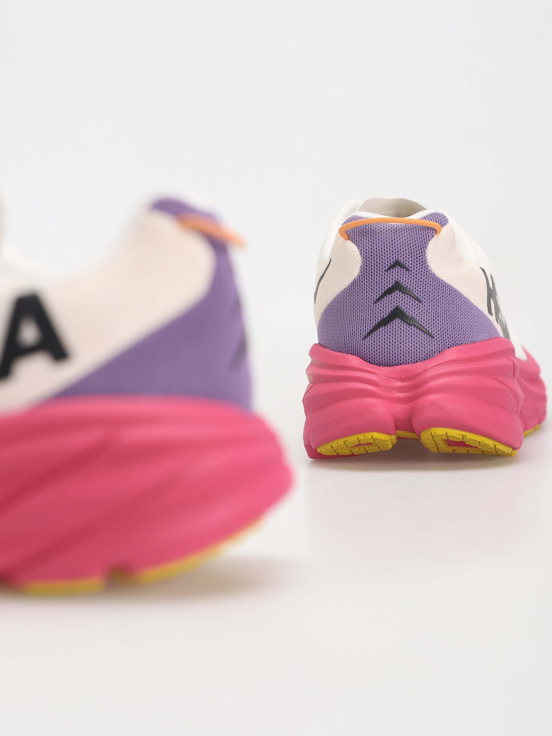 Hoka Rincon 3 Cipők Wmn (blanc de blanc/eggnog)