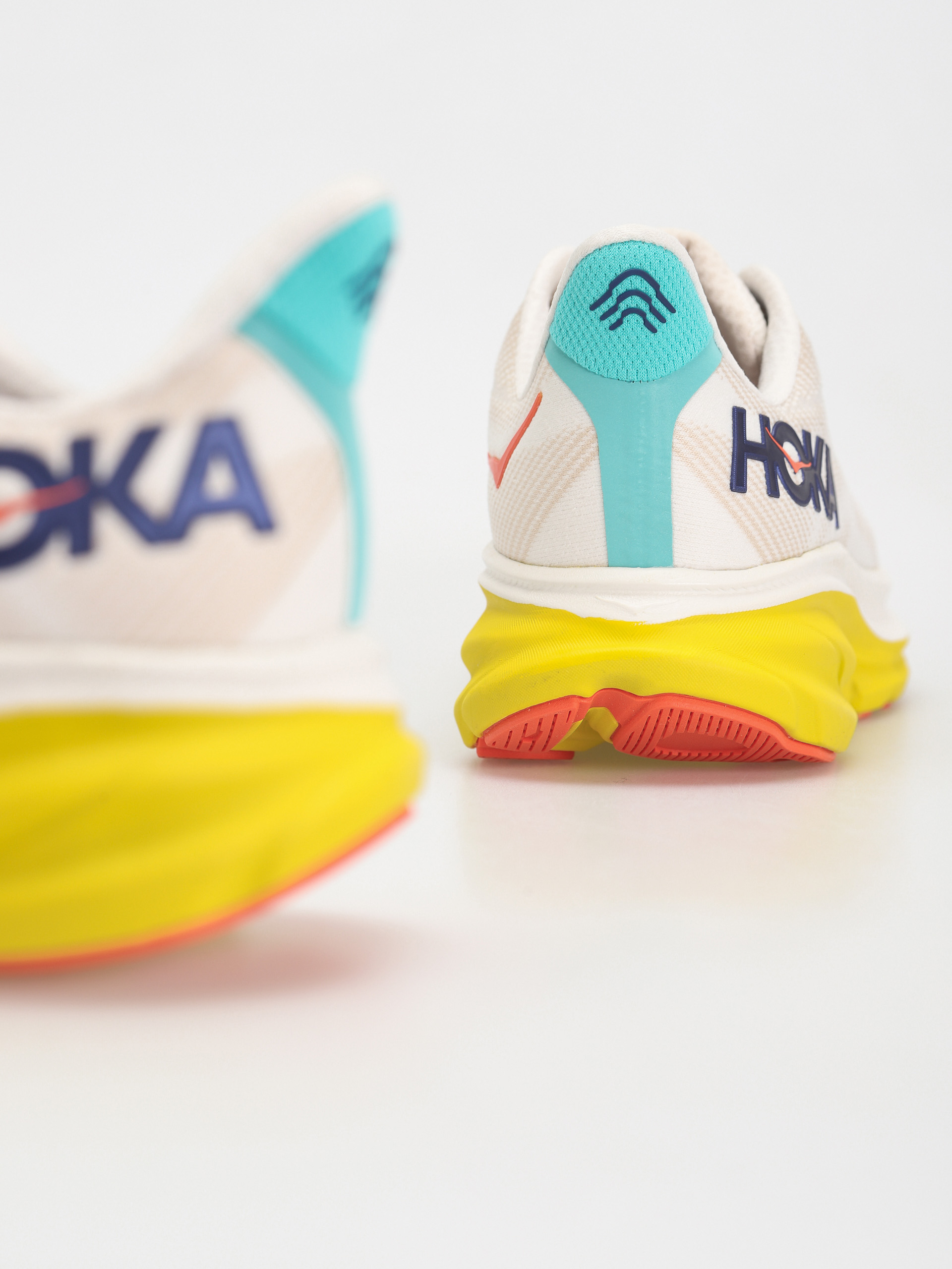 Hoka Clifton 9 Cipők (eggnog/passion fruit)