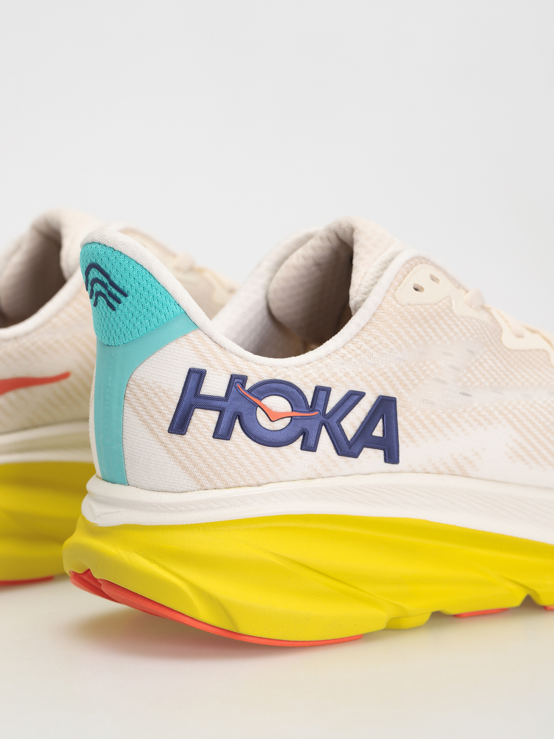Hoka Clifton 9 Cipők (eggnog/passion fruit)