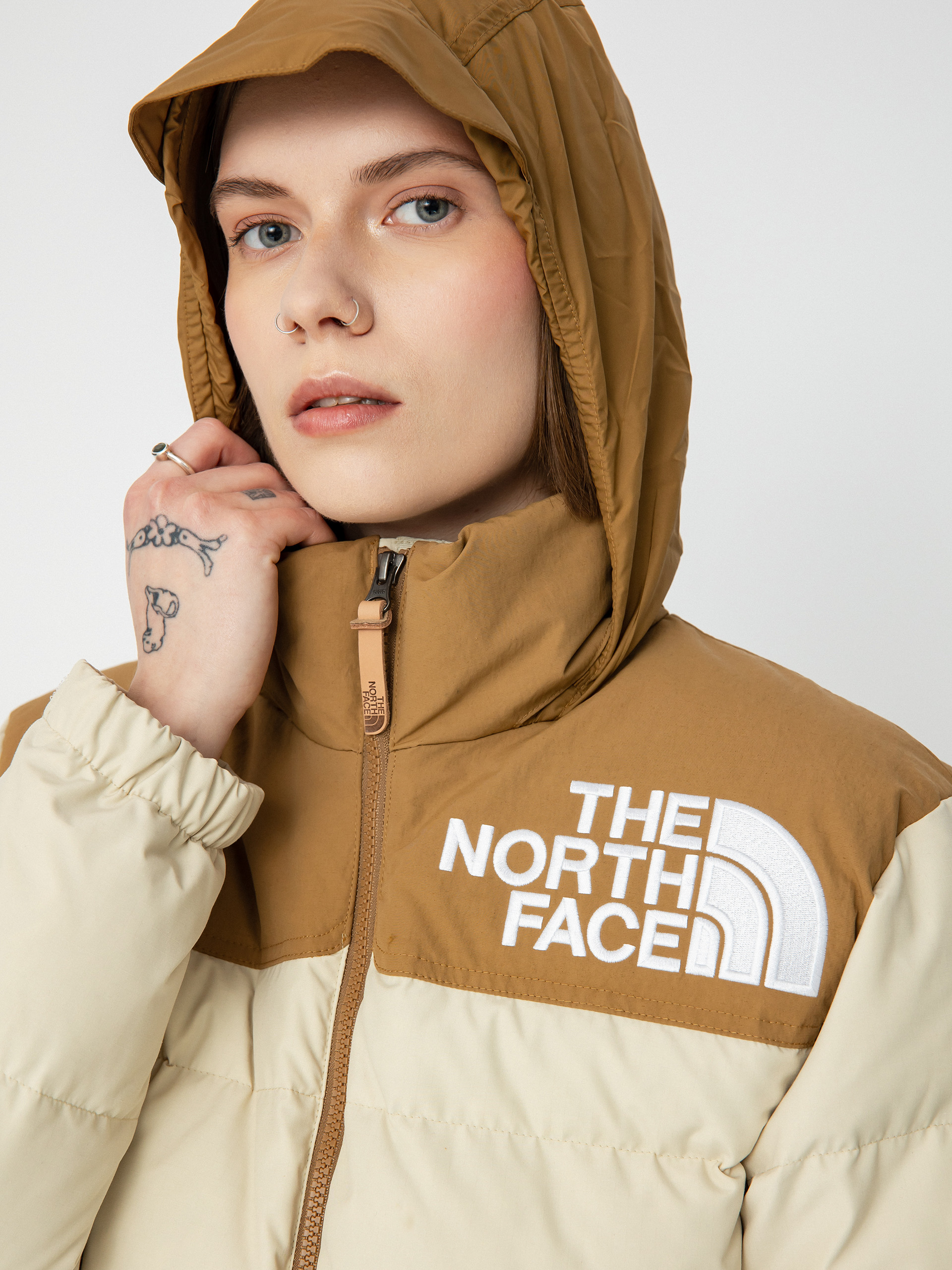 The North Face 92 Low-Fi Hi-Tek Nuptse Dzseki Wmn (gravel/utility brown)