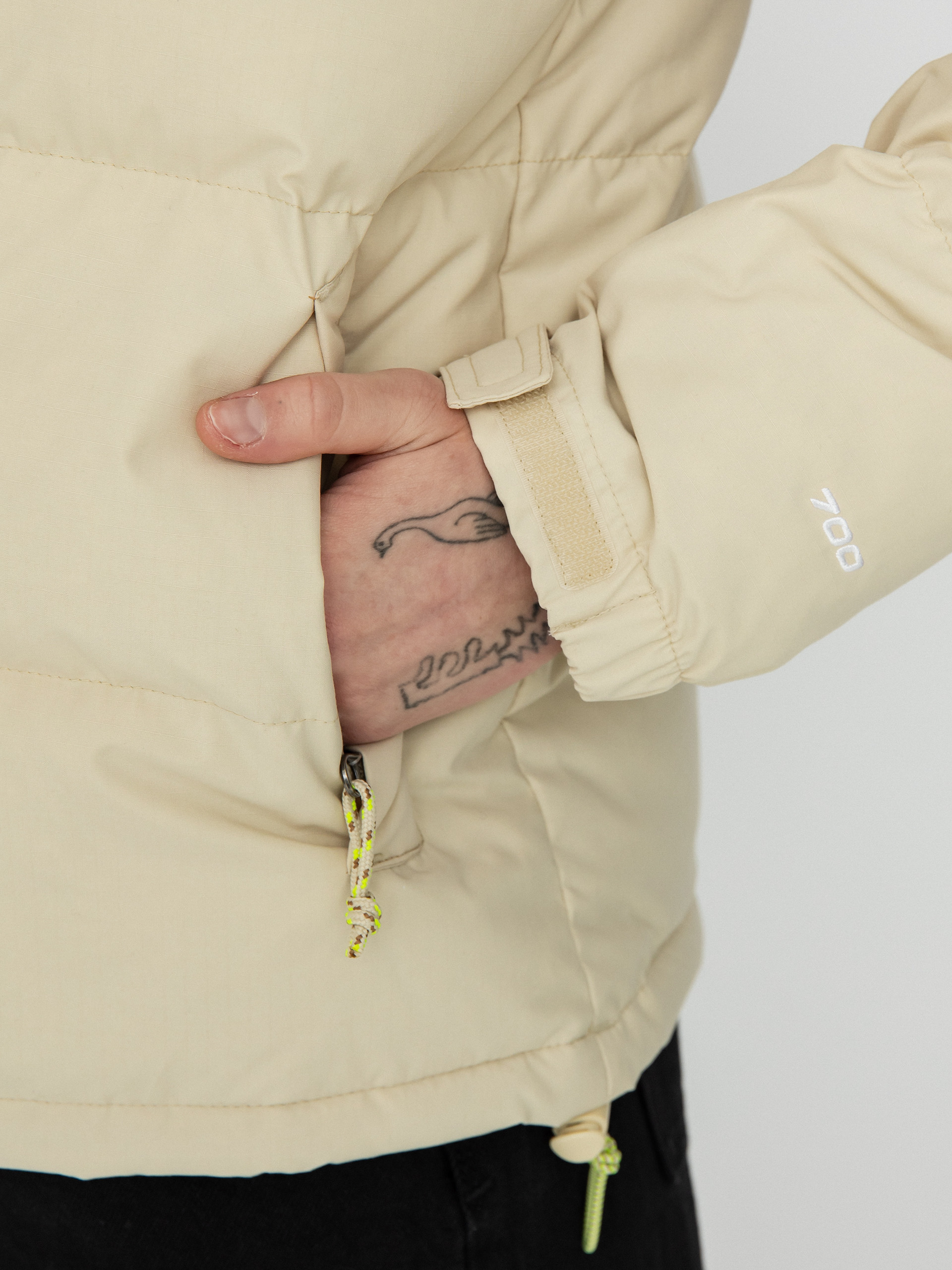 The North Face 92 Low-Fi Hi-Tek Nuptse Dzseki Wmn (gravel/utility brown)