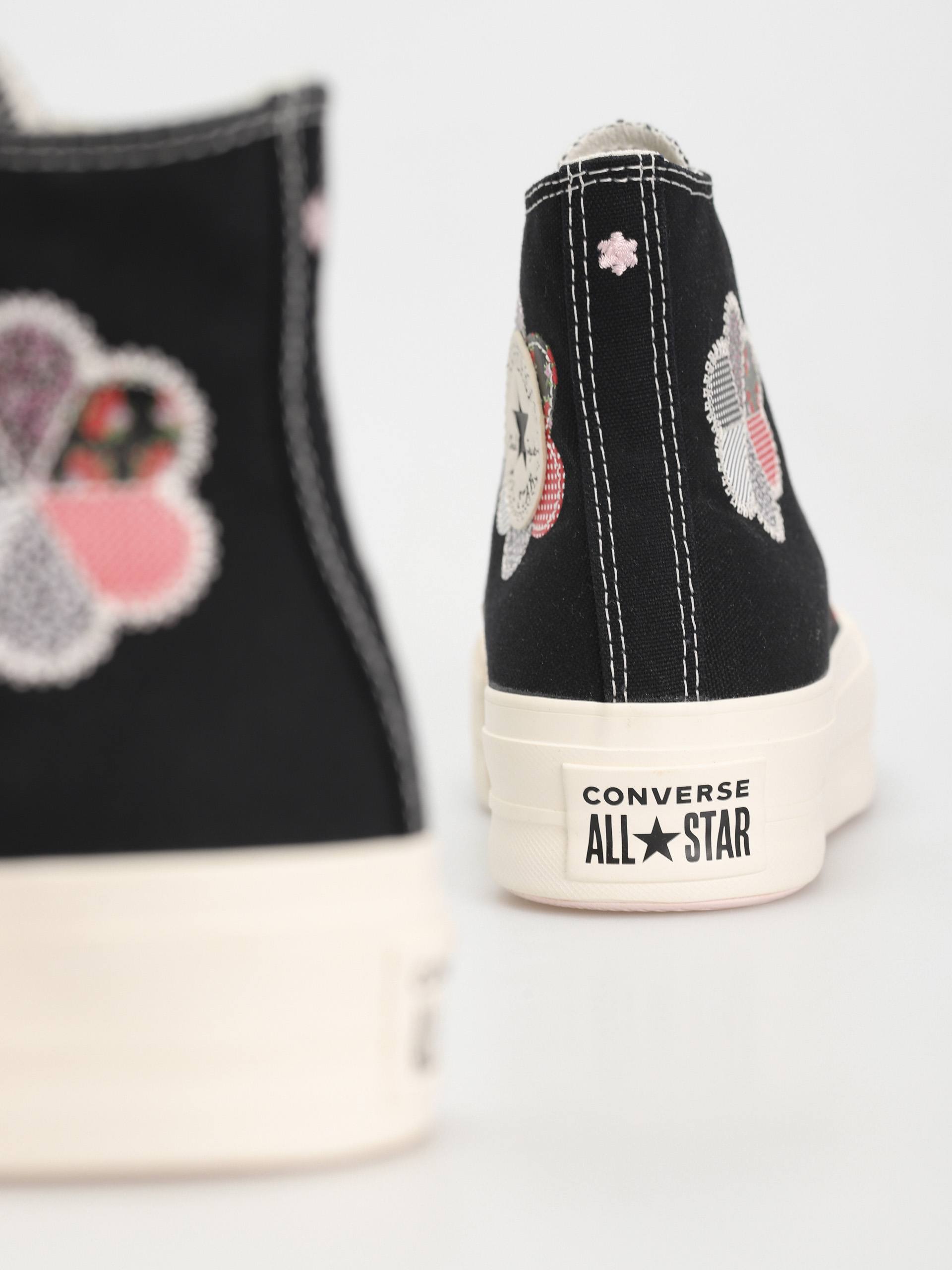 Converse Chuck Taylor All Star Lift Hi Tornacipők Wmn (black/egret/red)